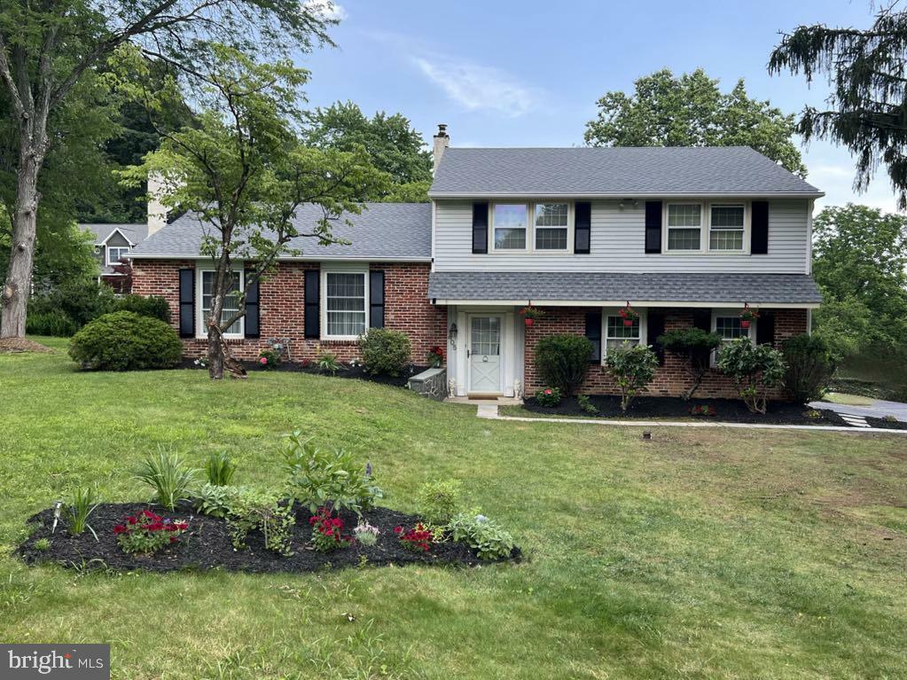 Property Photo:  405 Edgewood Drive  PA 19341 