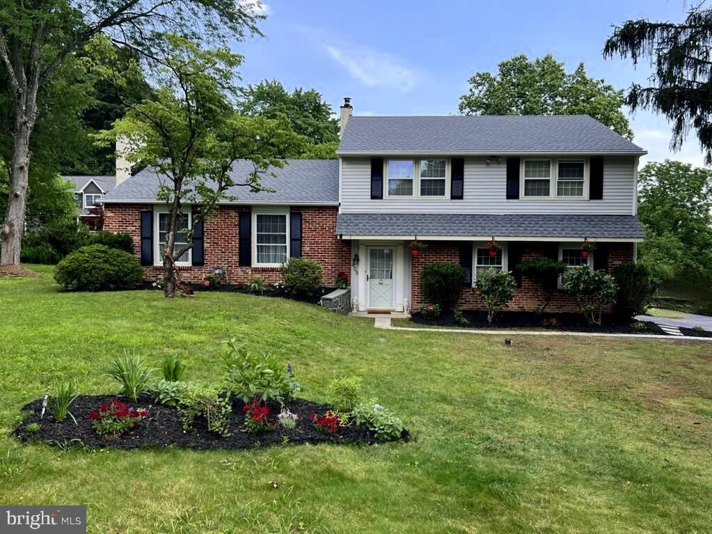 Property Photo:  405 Edgewood Drive  PA 19341 