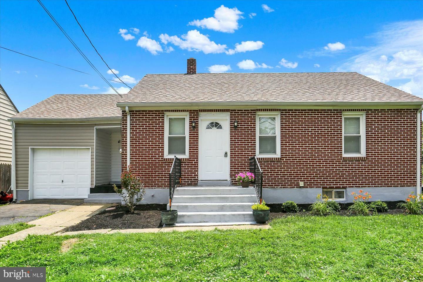 522 E Simpson Street  Mechanicsburg PA 17055 photo