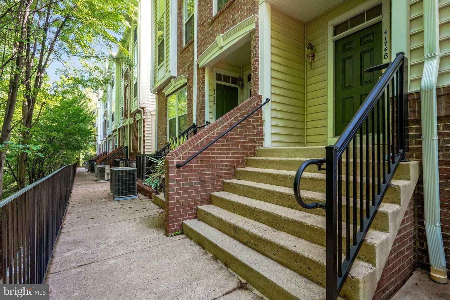 Property Photo: 4174 Lochleven Trail B 1601B VA 22030
