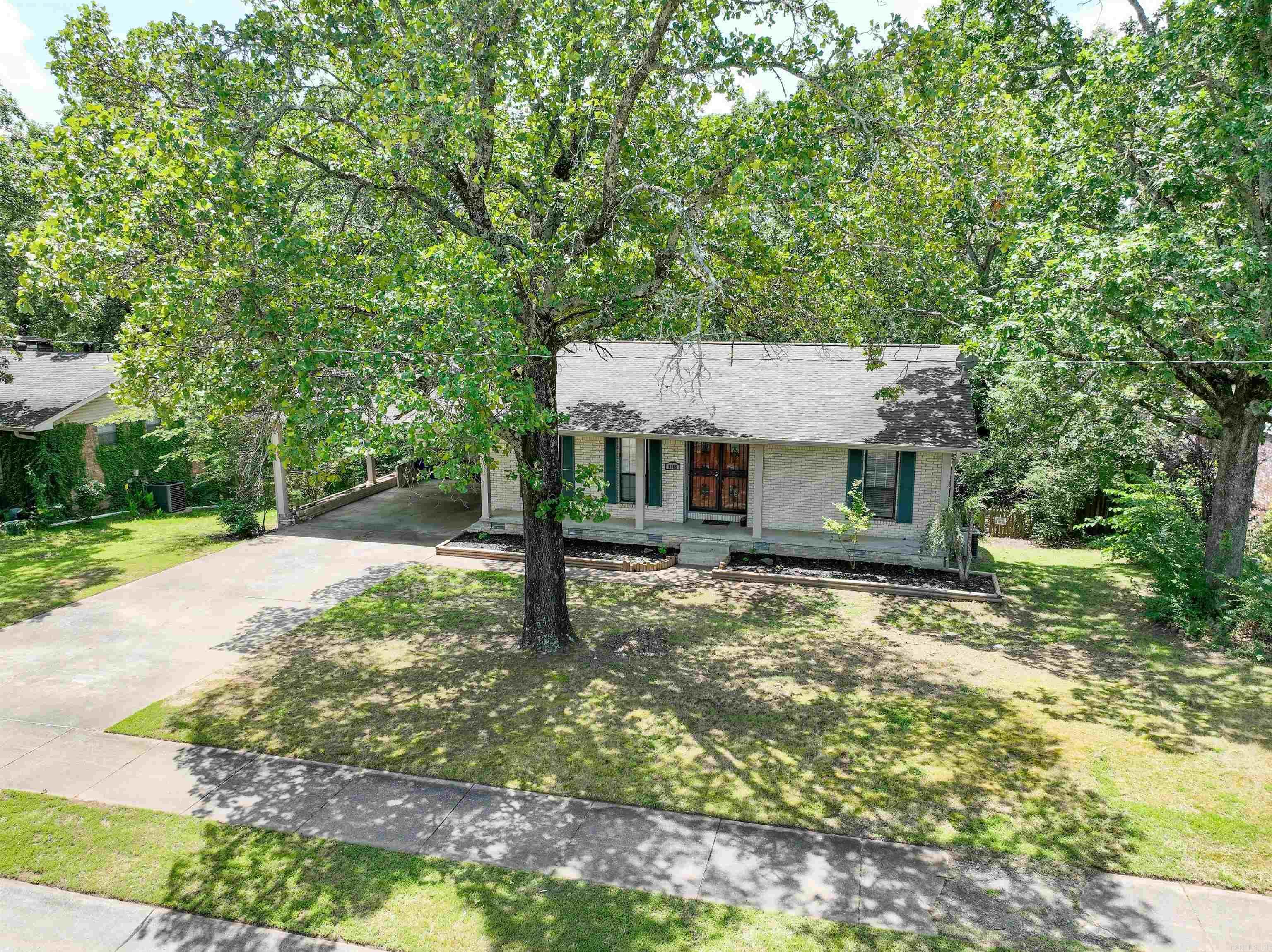 Property Photo: 3109 Donaghey Dr Drive AR 72116
