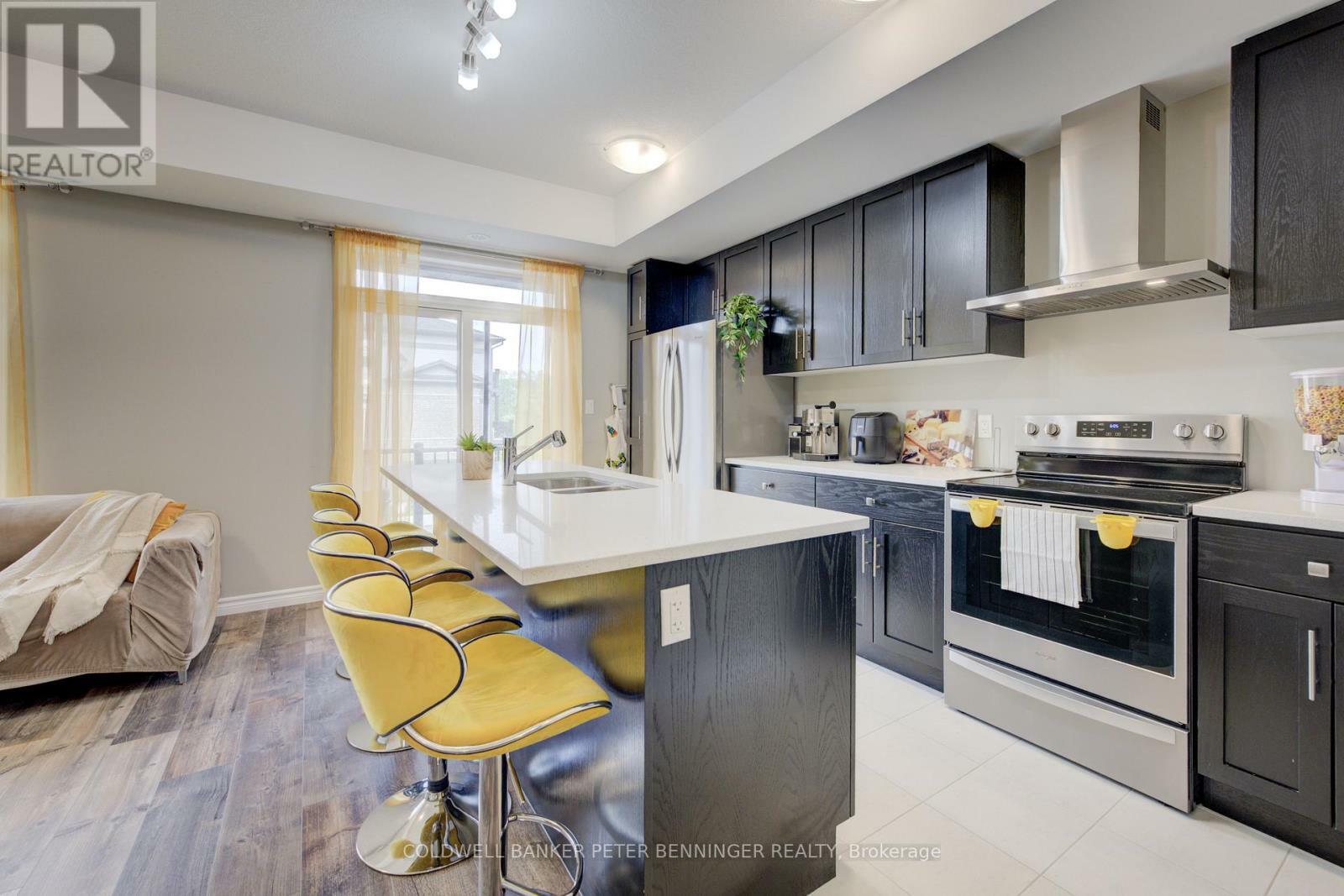 Property Photo: 34 Lomond Lane ON N2R 0T6