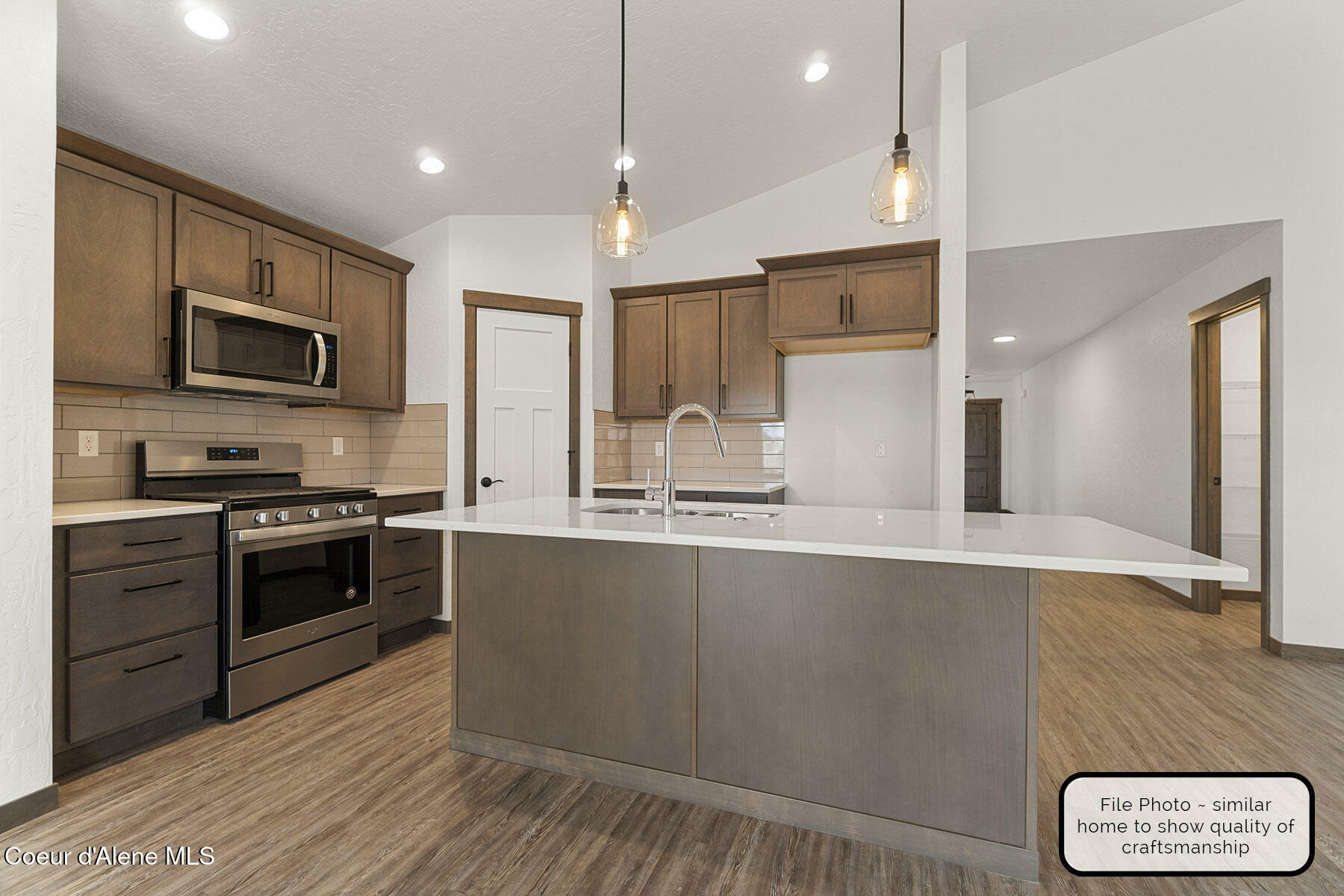 Property Photo: Lt 5 Blk 1 E Valley St ID 83822