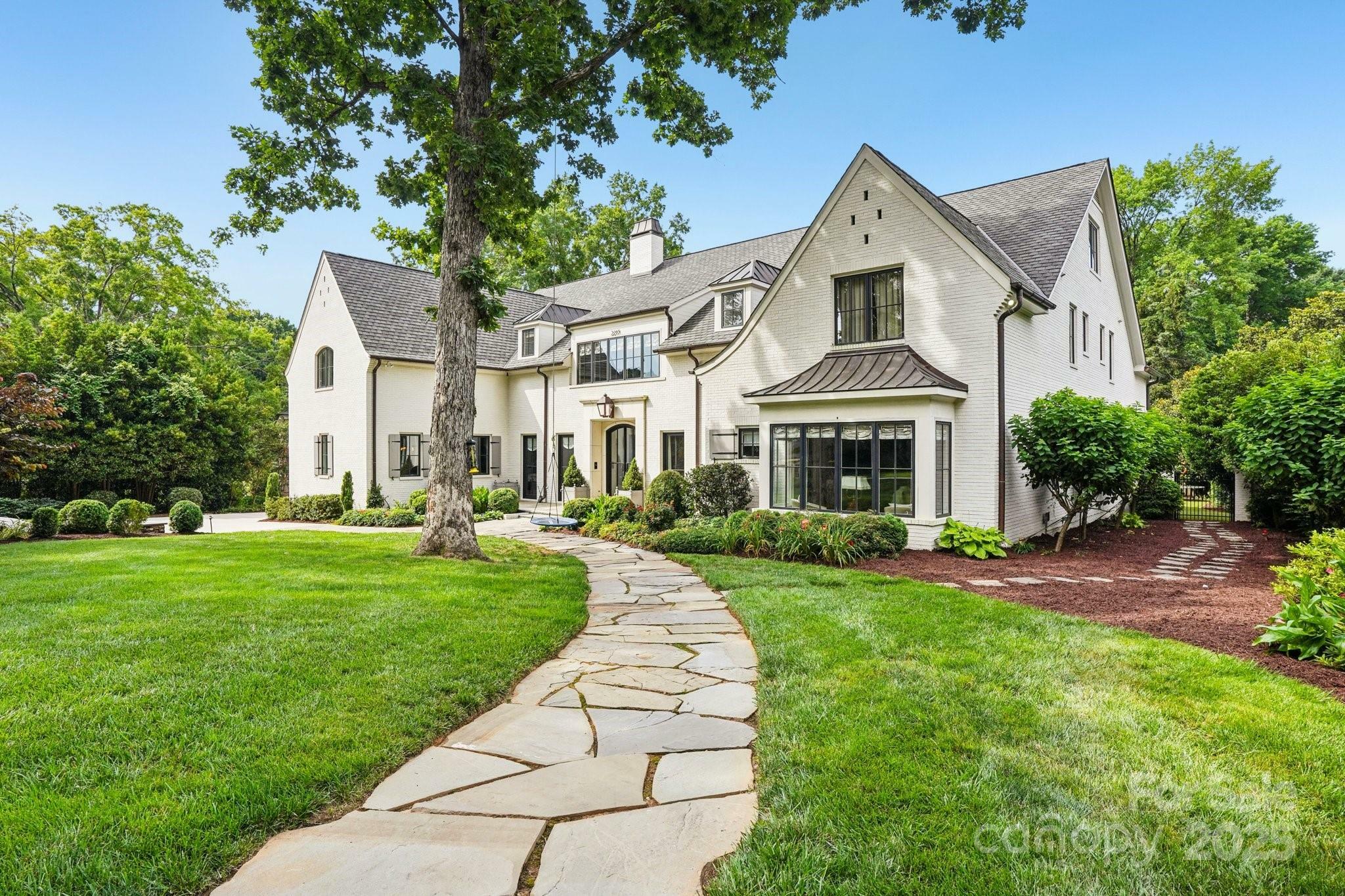 2215 Cortelyou Road  Charlotte NC 28211 photo