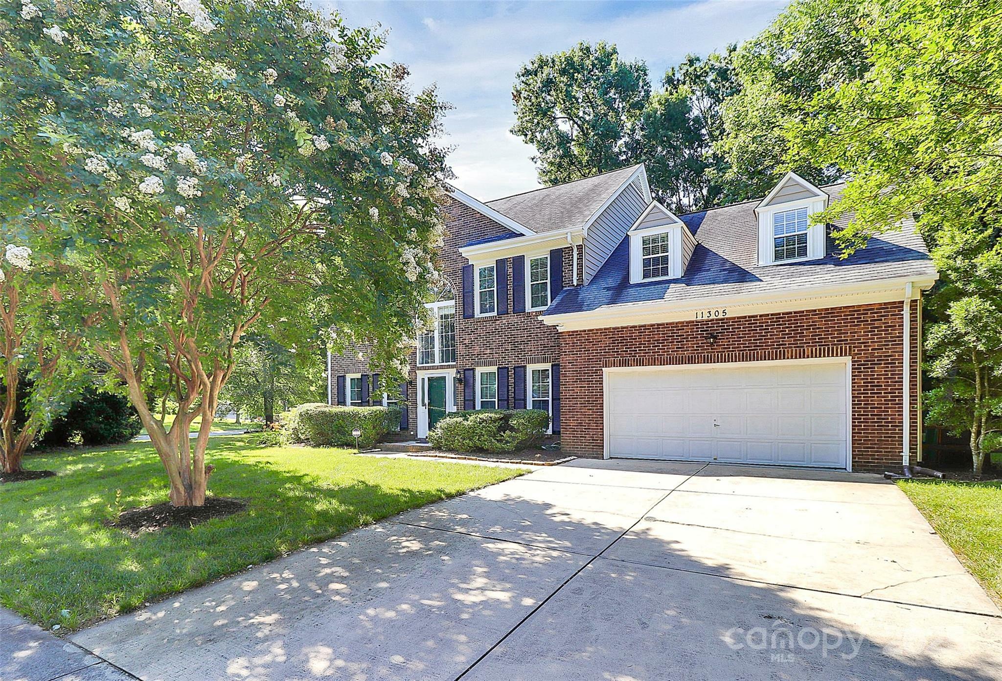 Property Photo: 11305 Hunters Landing Drive NC 28273