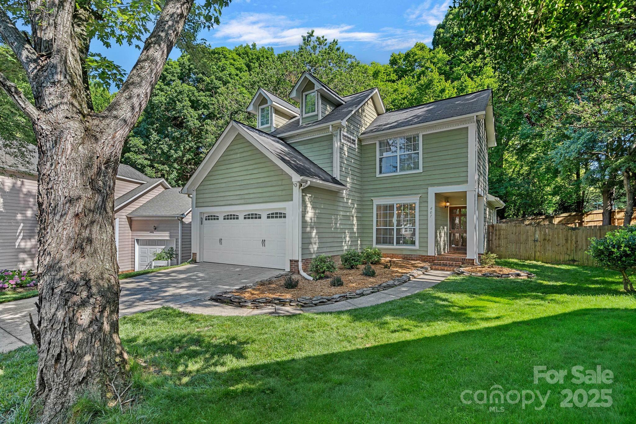 Property Photo: 807 Water Wheel Court NC 28209