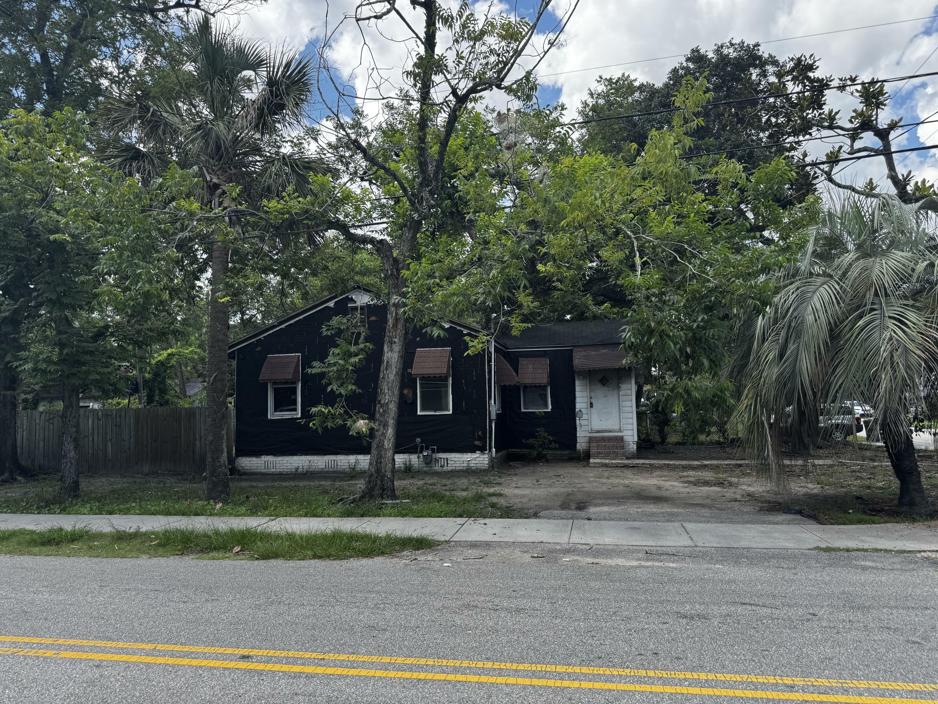 Property Photo:  2334 Kent Avenue  SC 29405 