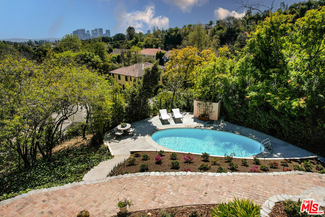 Property Photo:  1277 Leona Dr  CA 90210 