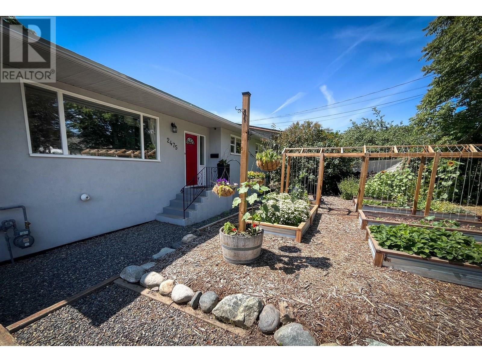 Property Photo: 2475 Glenview Avenue BC V2B 4L5