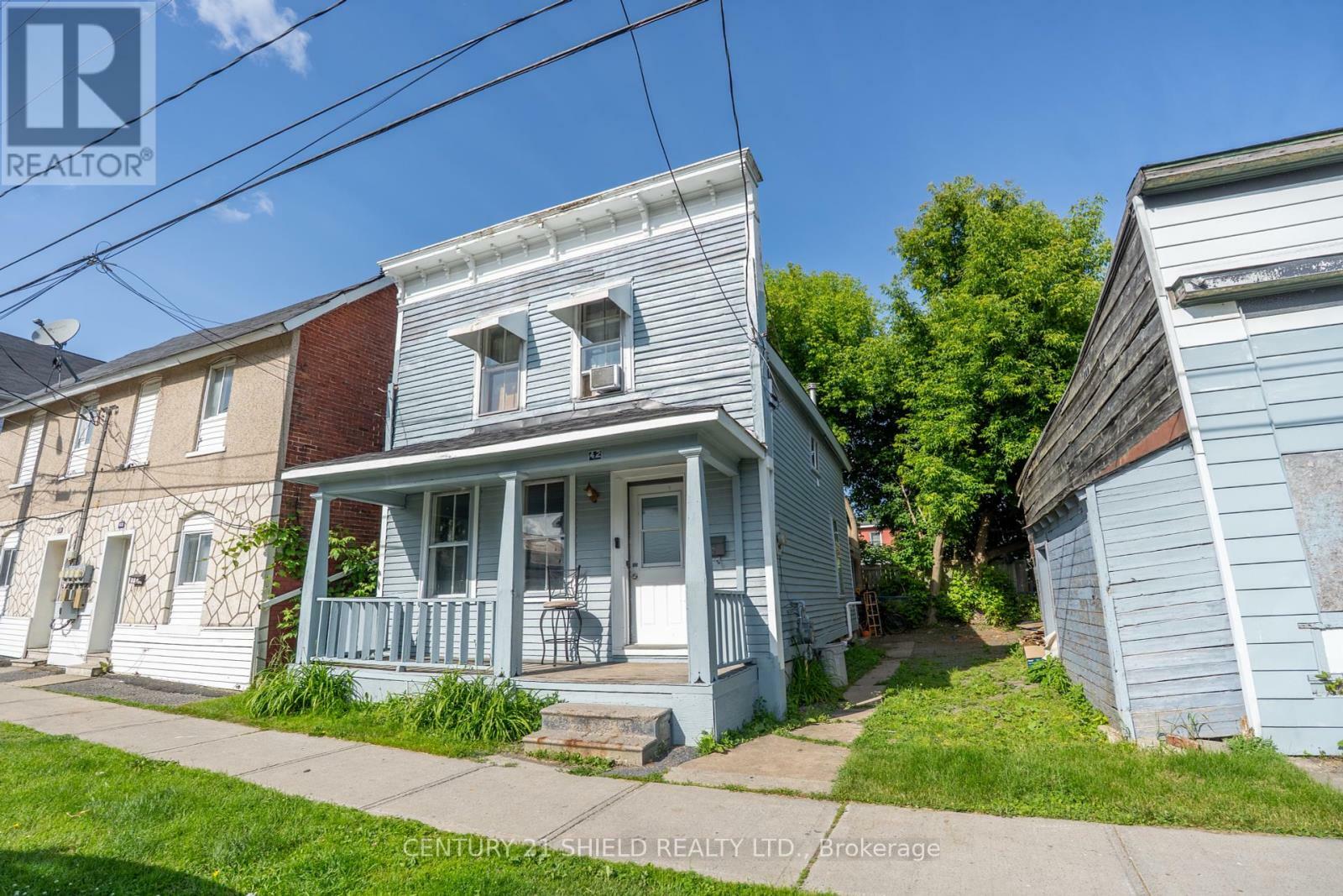 Property Photo: 42-46 Marlborough Street South ON K6H 3Z3