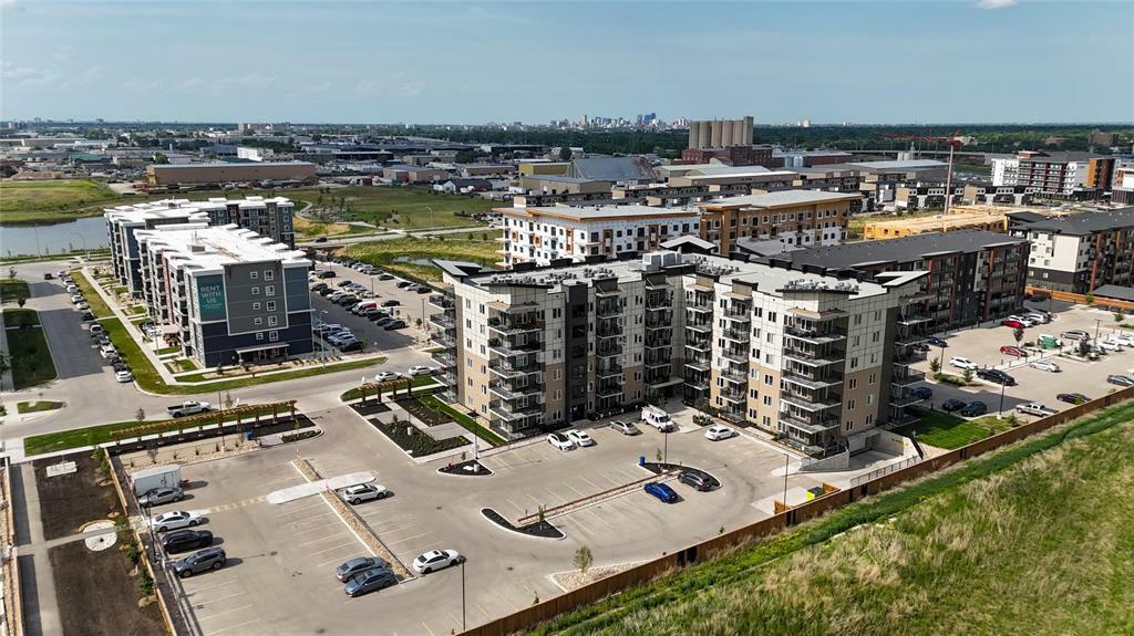 635 Ballantrae Drive  Winnipeg MB R3T 6K4 photo