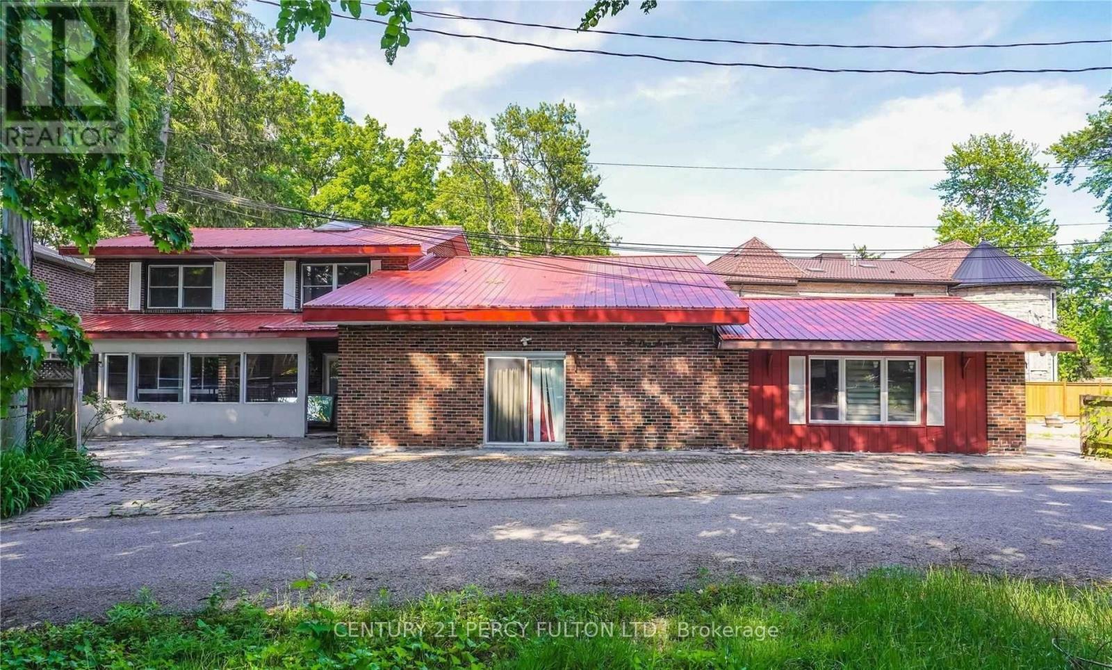 Property Photo: 6172 Kingston Road Bsmt ON M1C 1K9