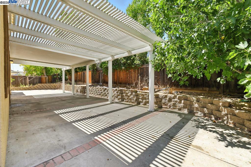 Property Photo:  2501 Taylor Way  CA 94531 