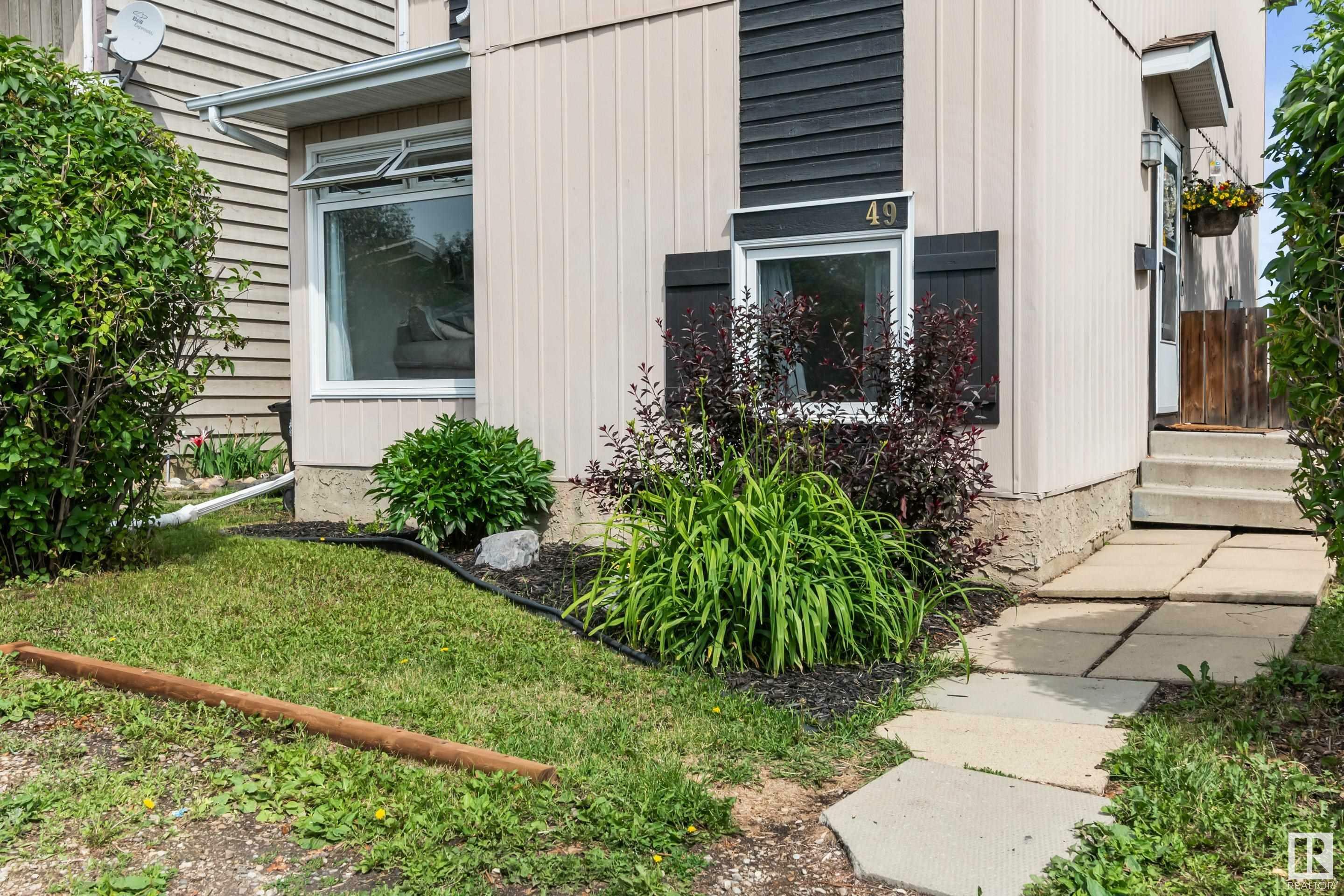 Property Photo: #49 Wellington Crescent AB T7X 1K4