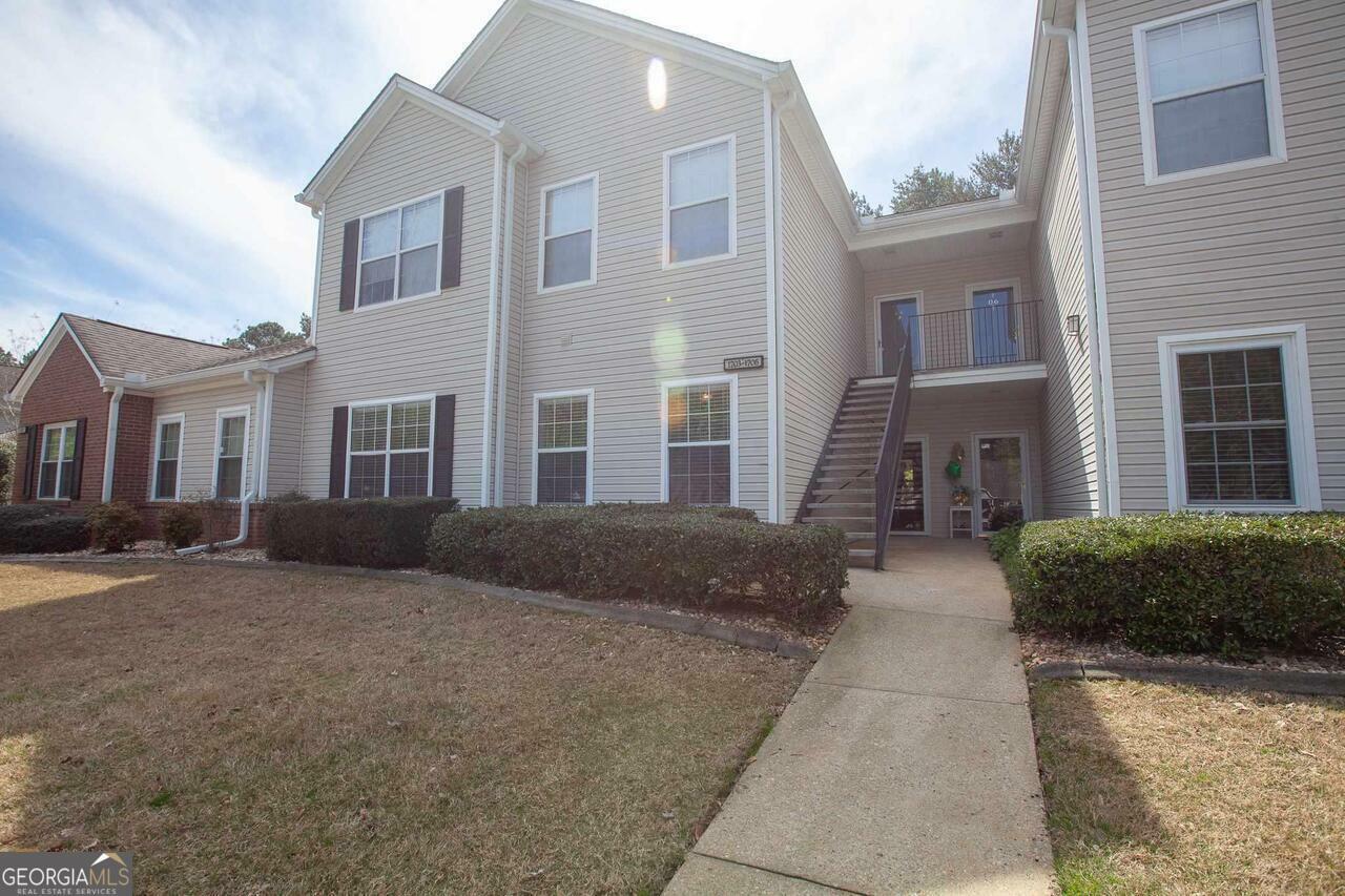 Property Photo:  1703 Ridgefield Drive  GA 30269 