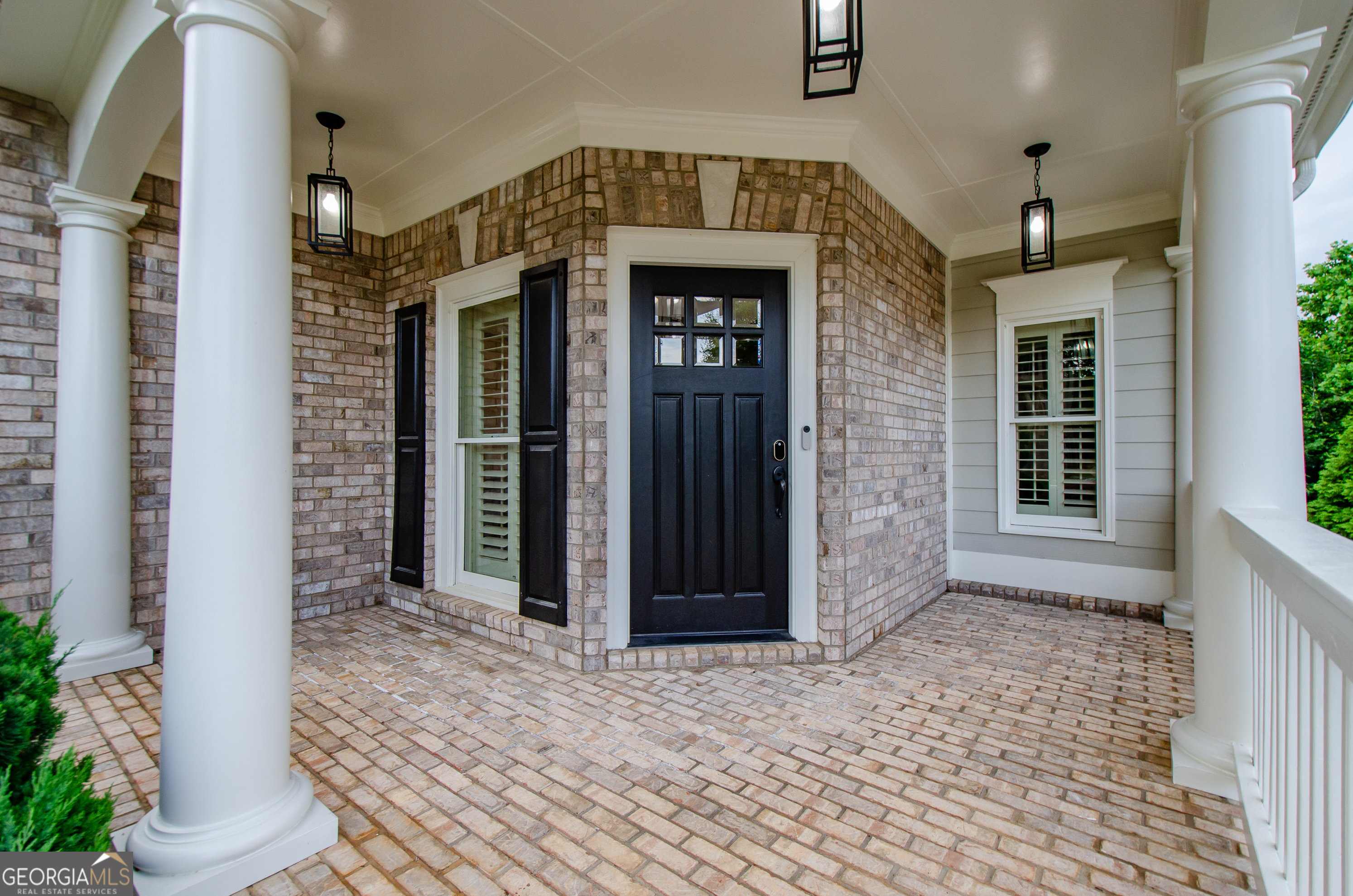 Property Photo: 4645 Wykeshire Court GA 30041