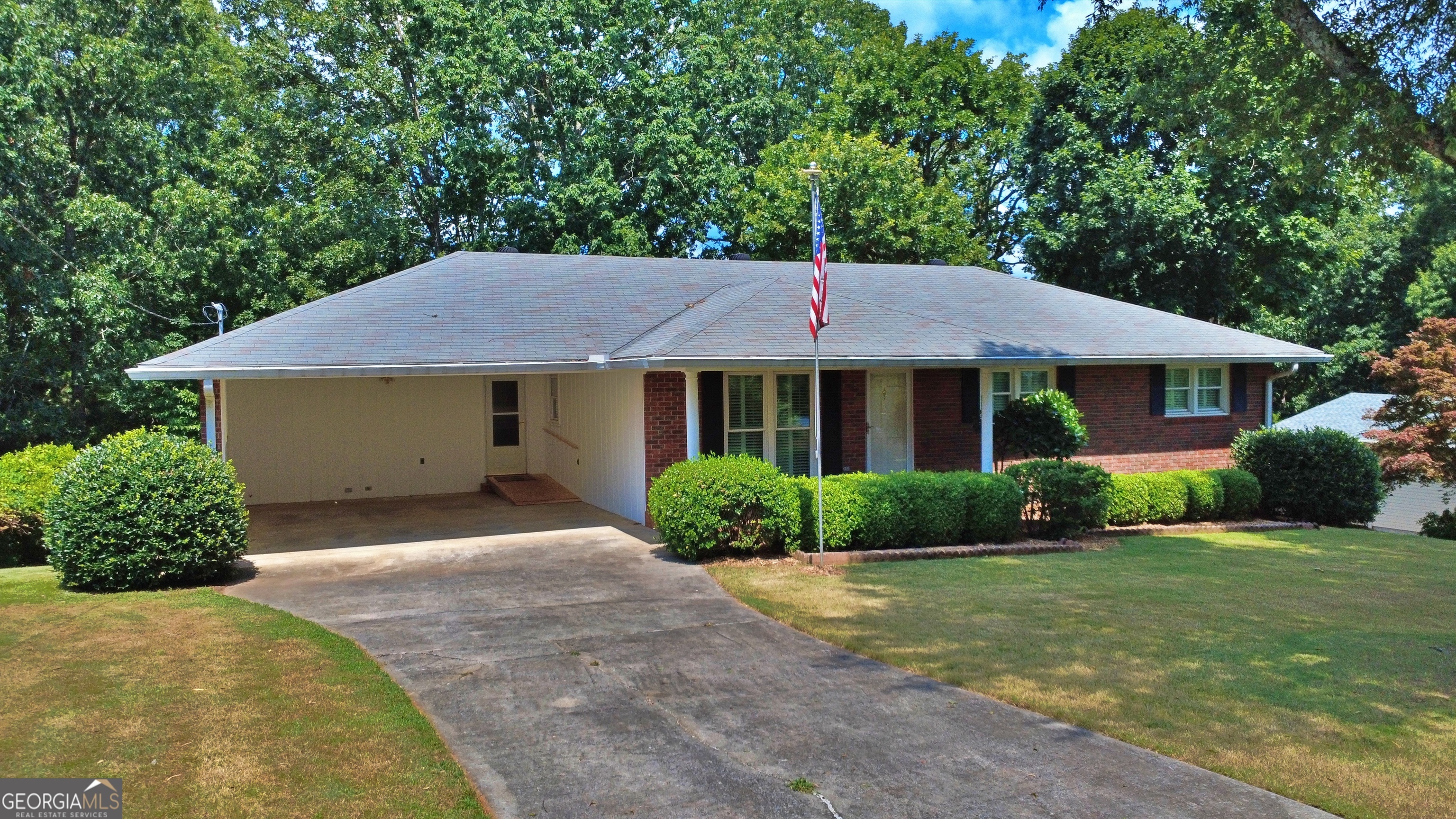 Property Photo: 10 Montre Circle SE GA 30173