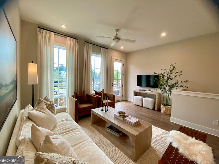 Property Photo: 1295 Longreen Terrace NW 9 GA 30318