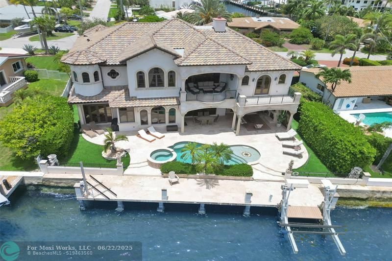 Property Photo: 2582 SE 9th St FL 33062