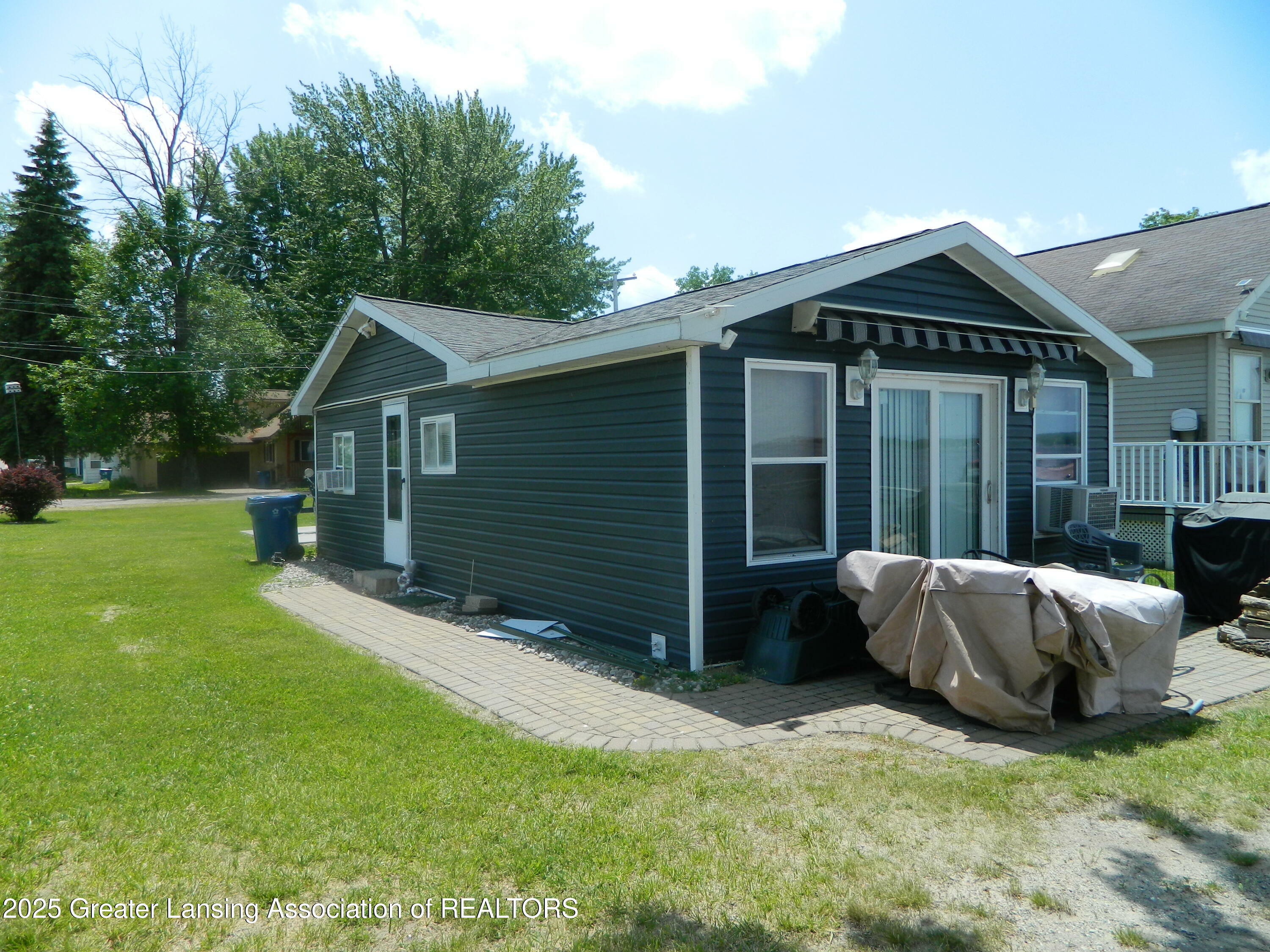 303 Sunshine Alley  Houghton Lake MI 48629 photo