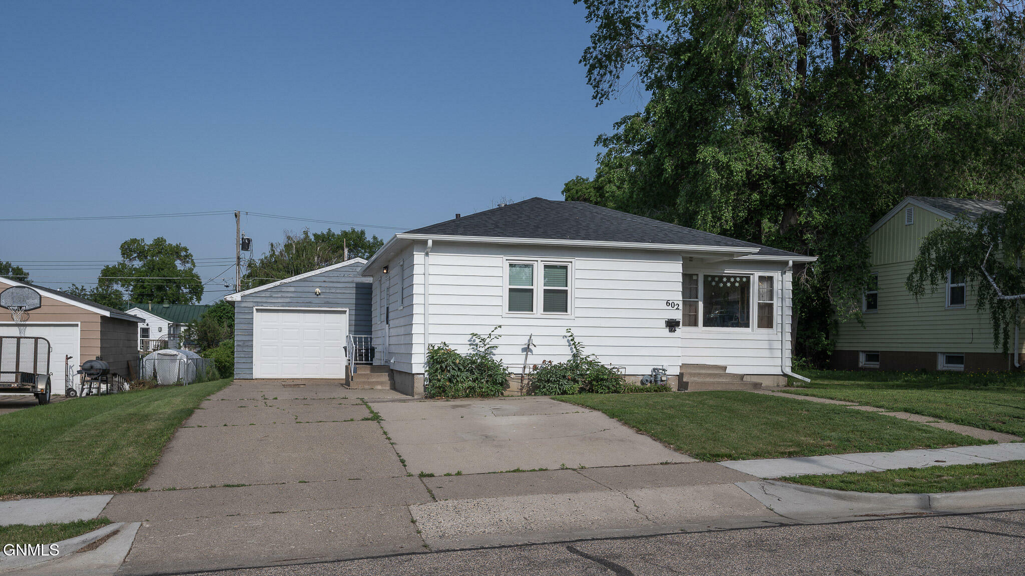 602 N 24th Street  Bismarck ND 58501 photo