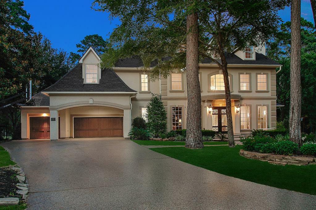 Property Photo: 303 S Silvershire Circle TX 77381