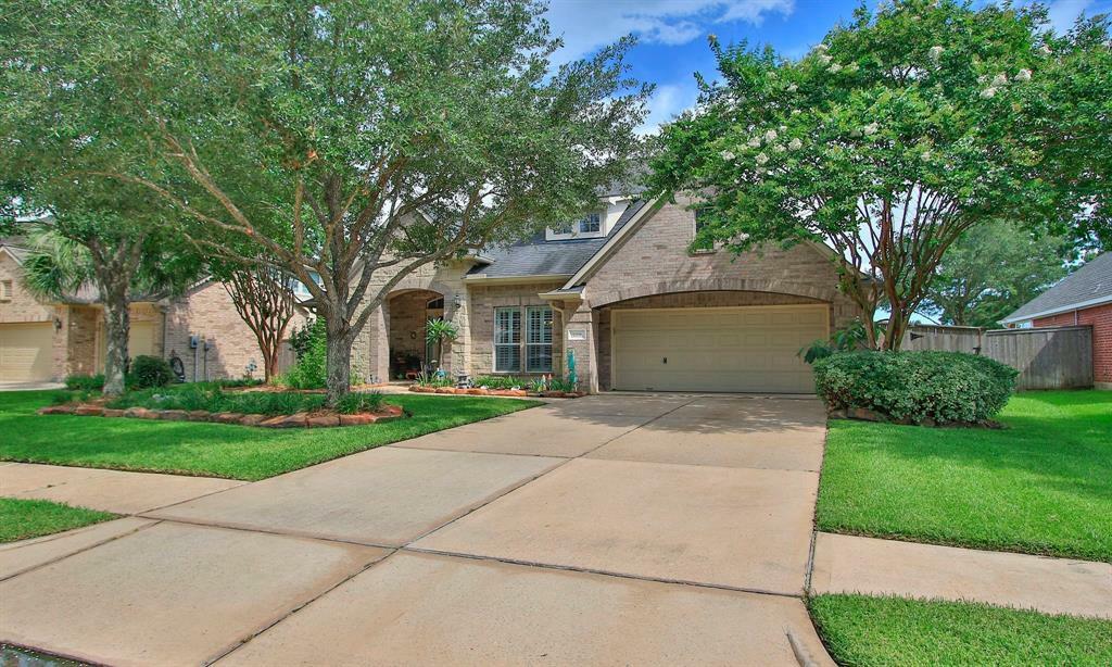 Property Photo: 1206 Chelshurst Way TX 77379