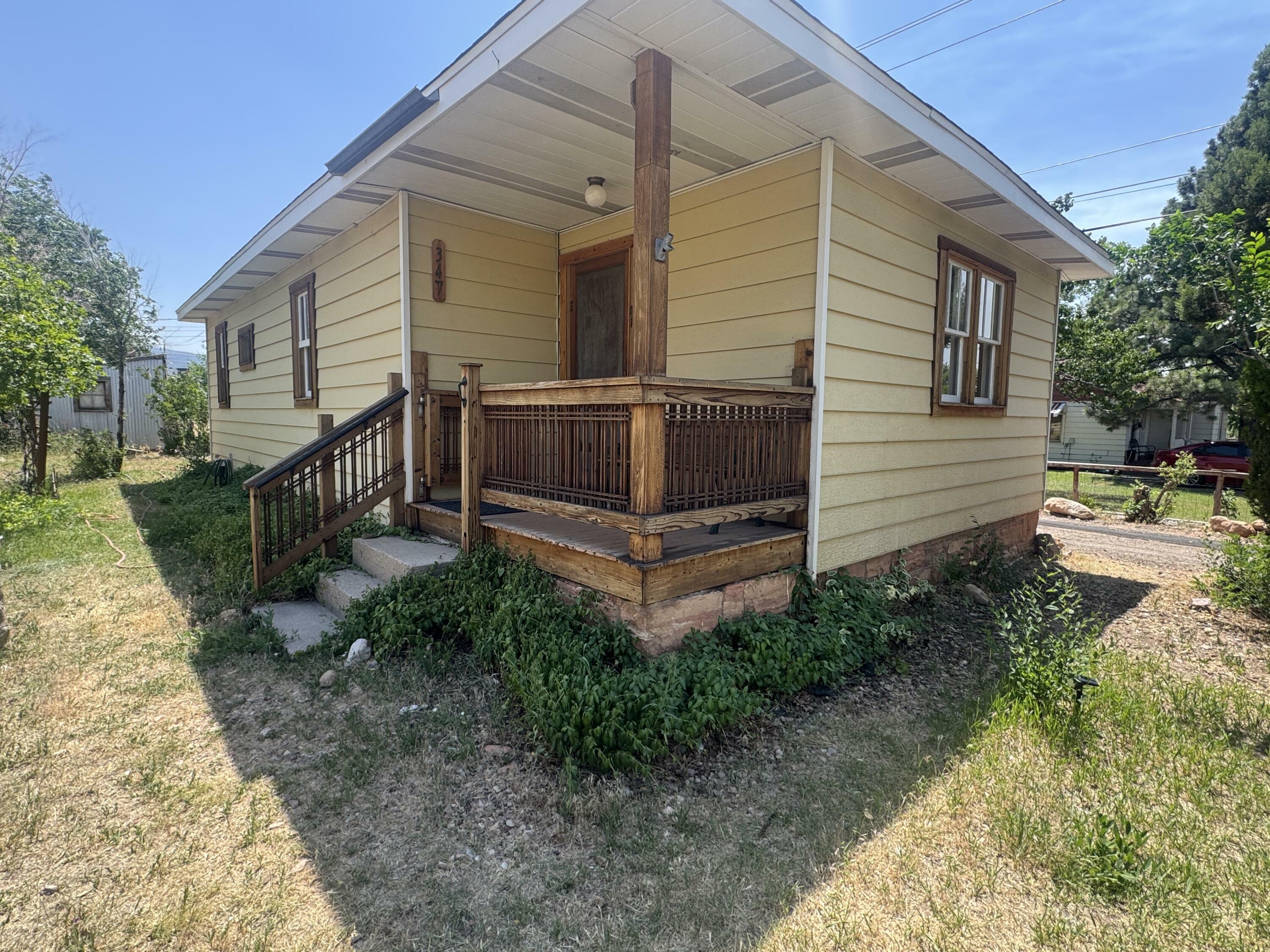 Property Photo: 347 W 300 N UT 84721