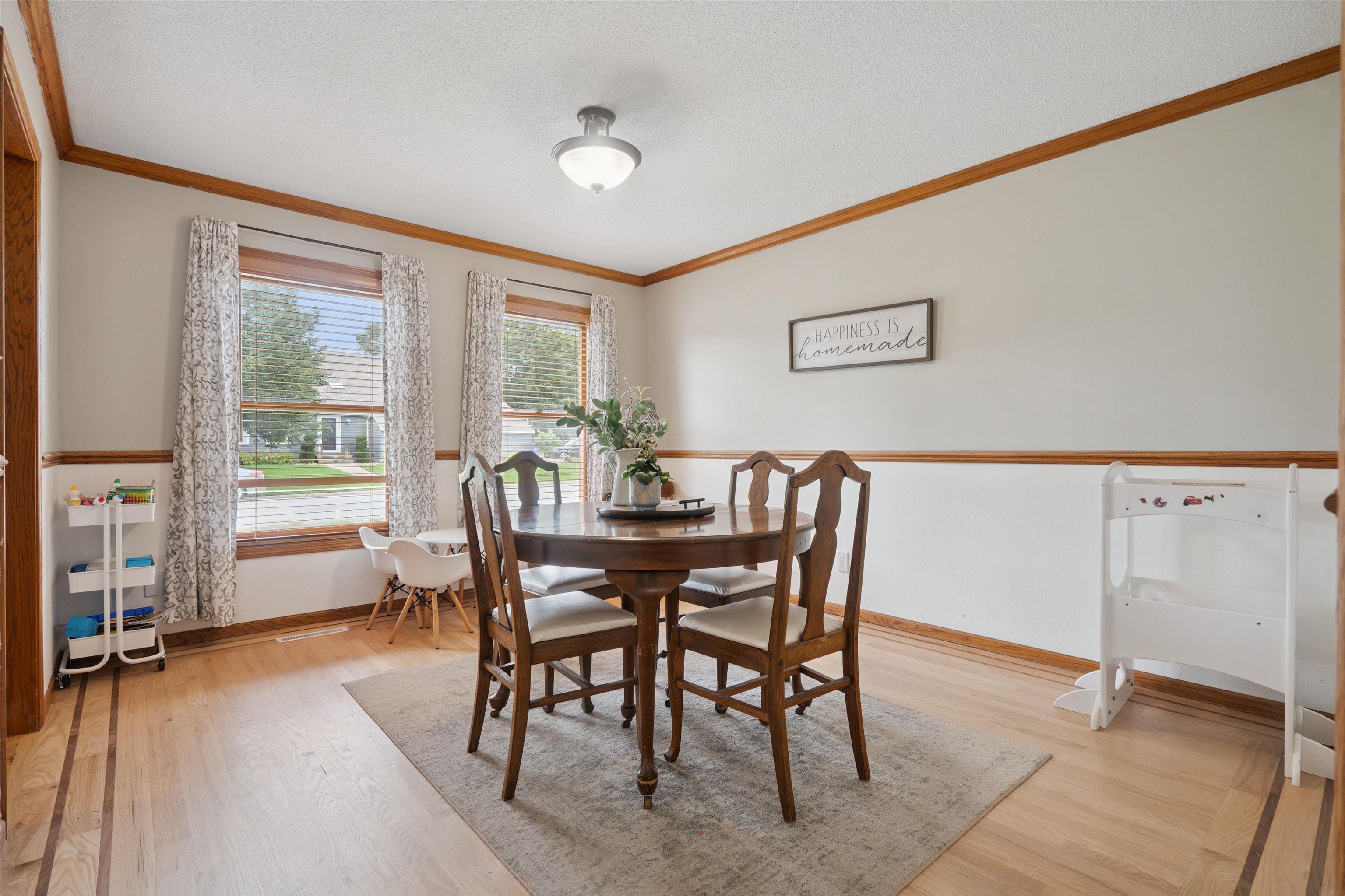 Property Photo: 1608 Hillside Ave IA 50677
