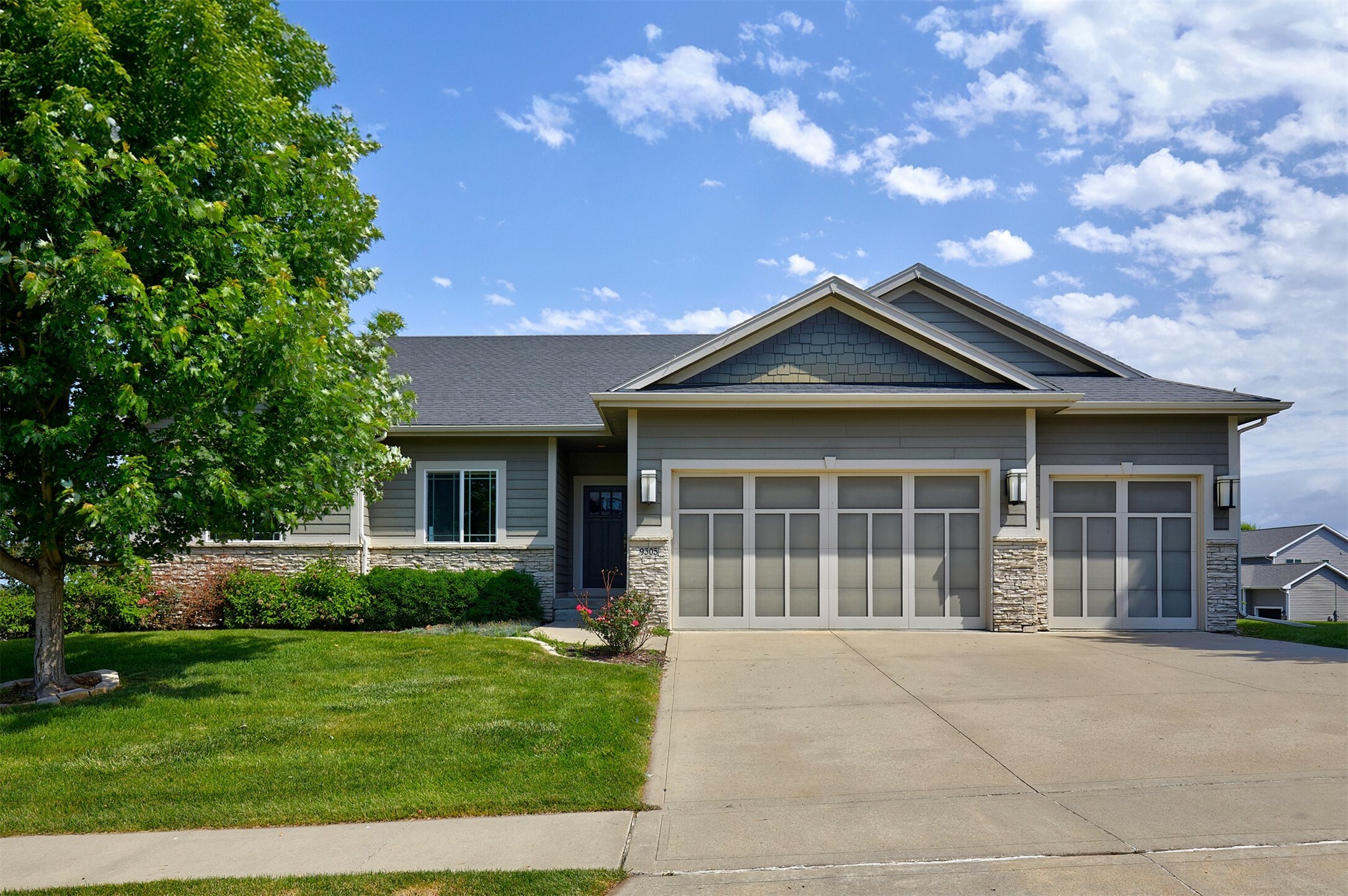9305 Sugar Creek Circle  West Des Moines IA 50266 photo