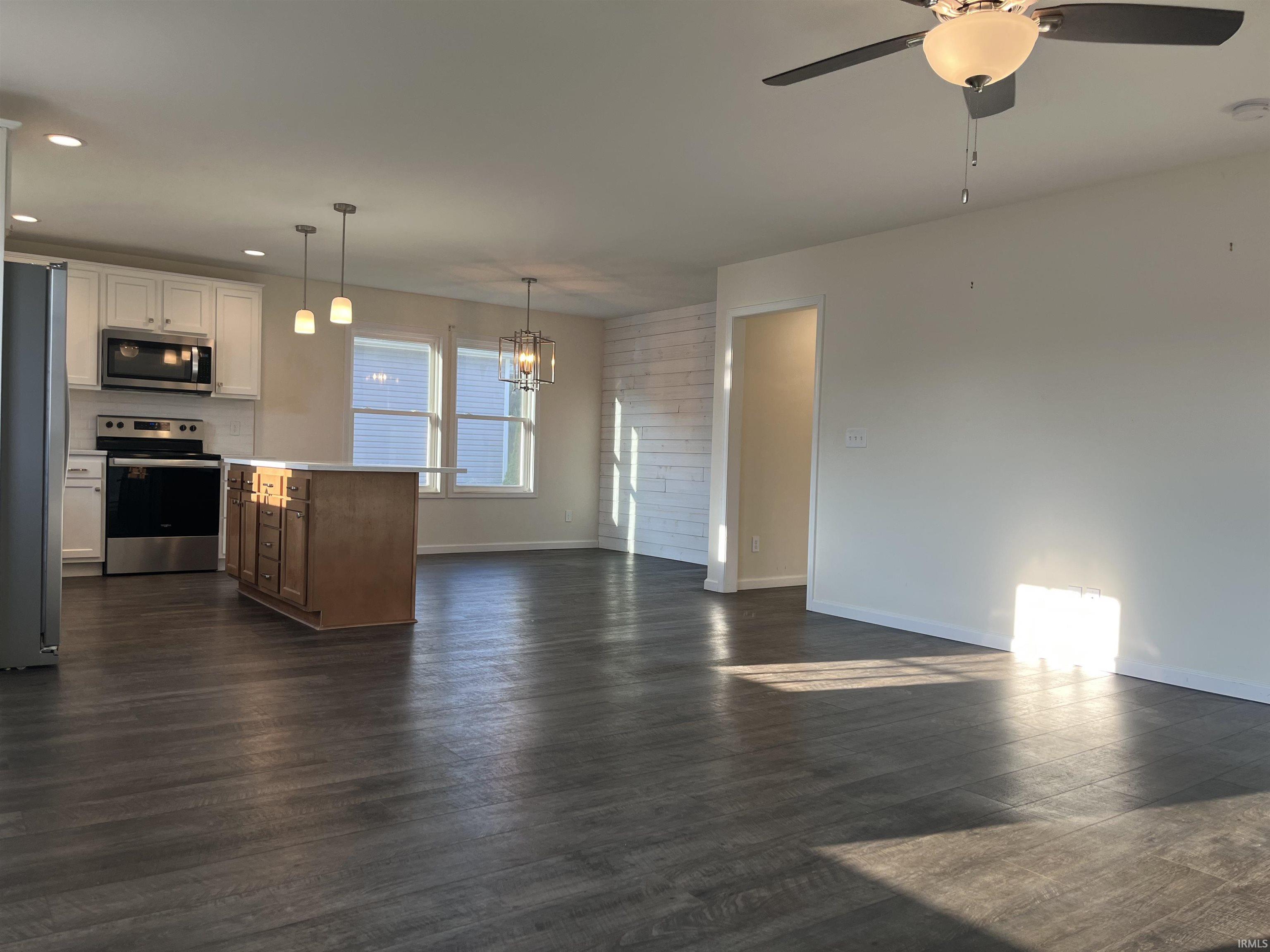 Property Photo: 364 Wabash Circle IN 47610-9387