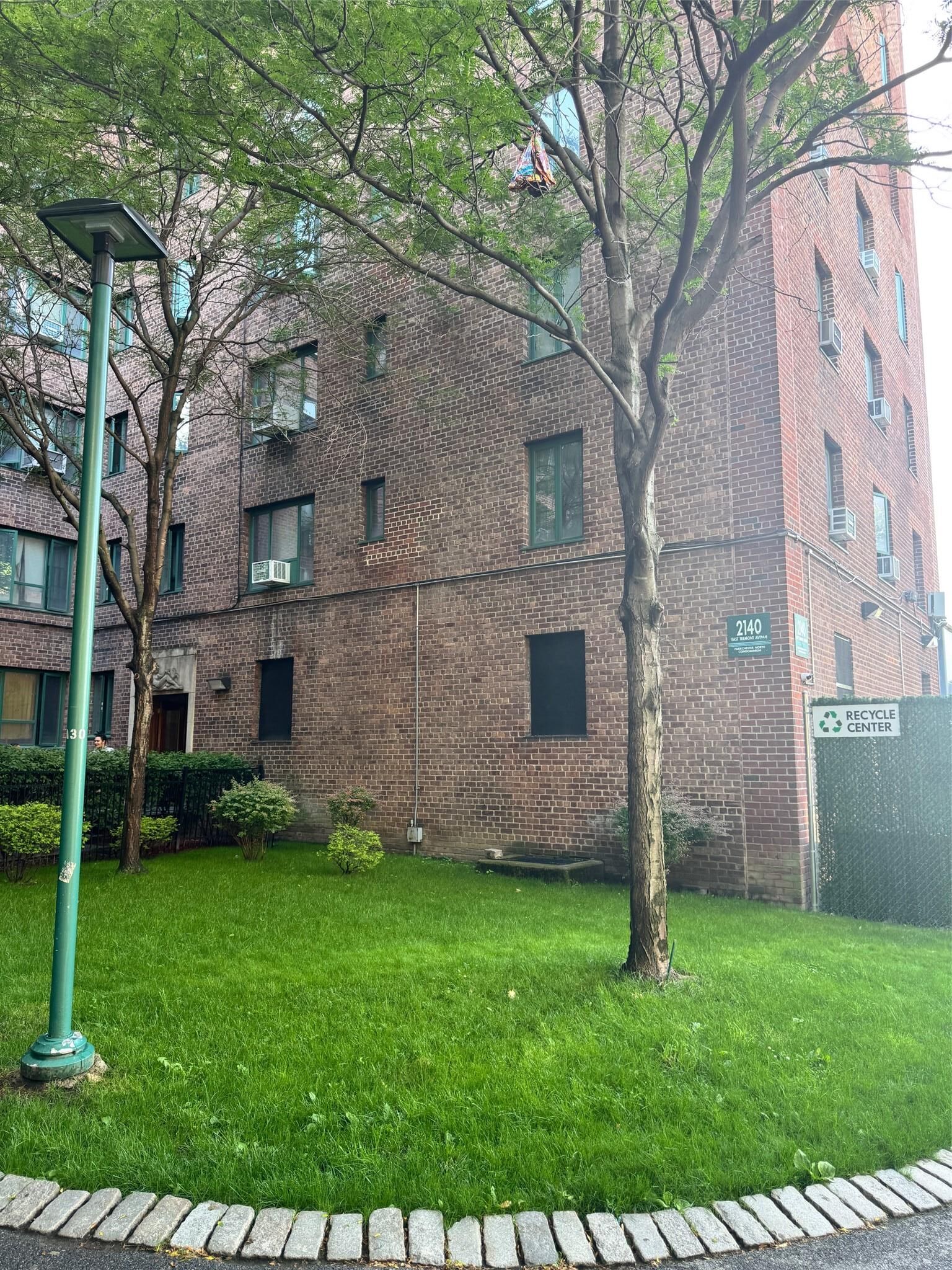 Property Photo:  2140 E Tremont Avenue 1A  NY 10462 
