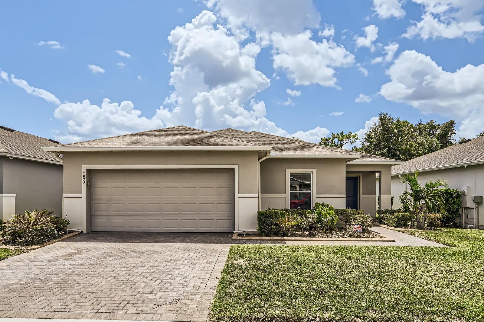 Property Photo:  185 Hamlet Loop  FL 33837 