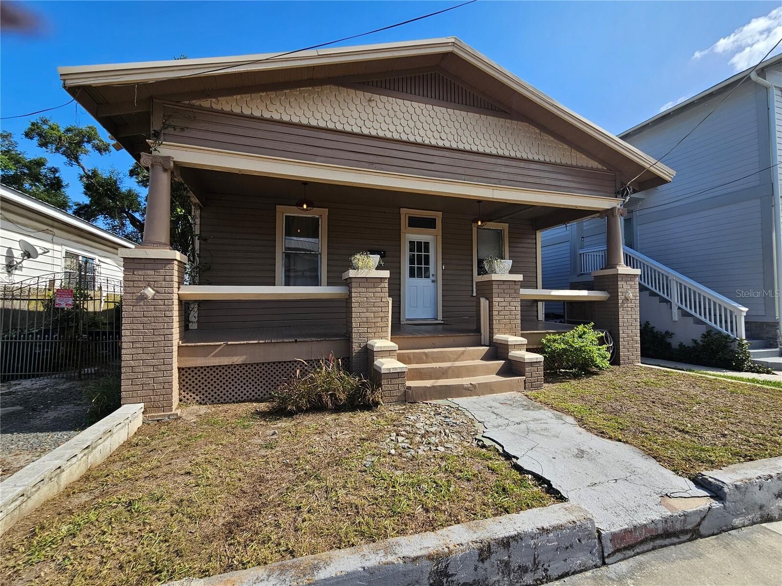 Property Photo: 917 E 15th Avenue FL 33605