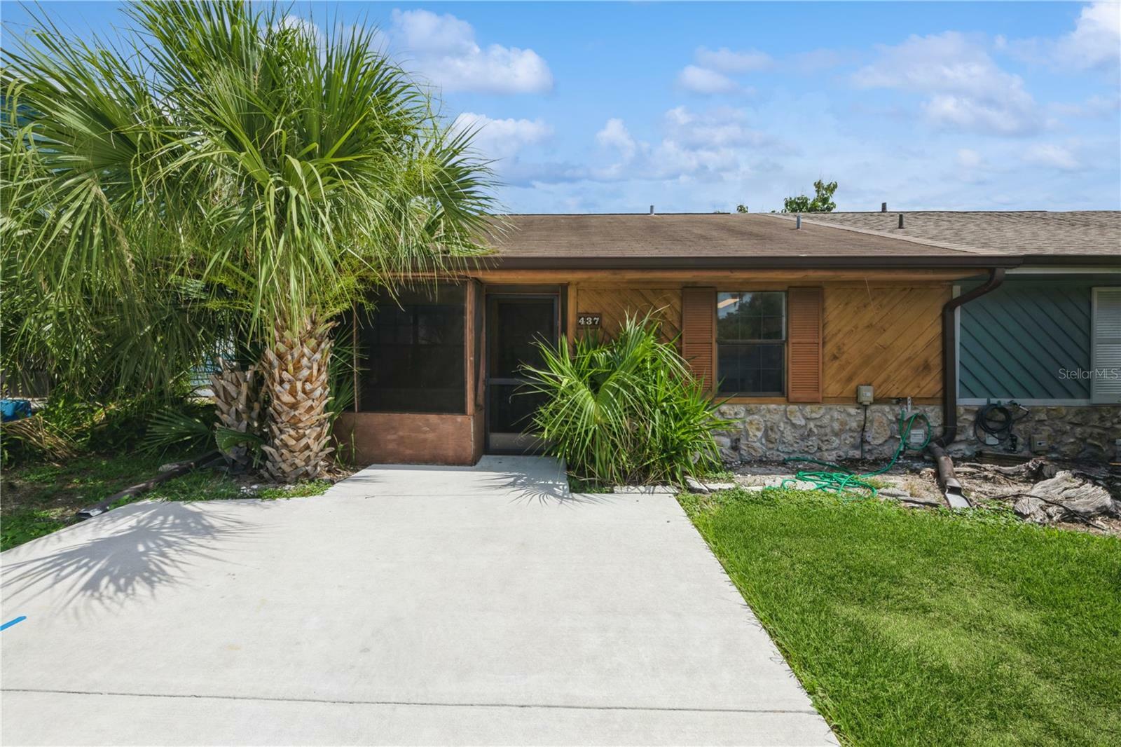 Property Photo: 437 Hemlock Street FL 32714