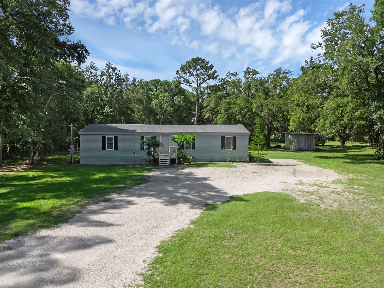 Property Photo: 18166 Lynbrook Road FL 32820