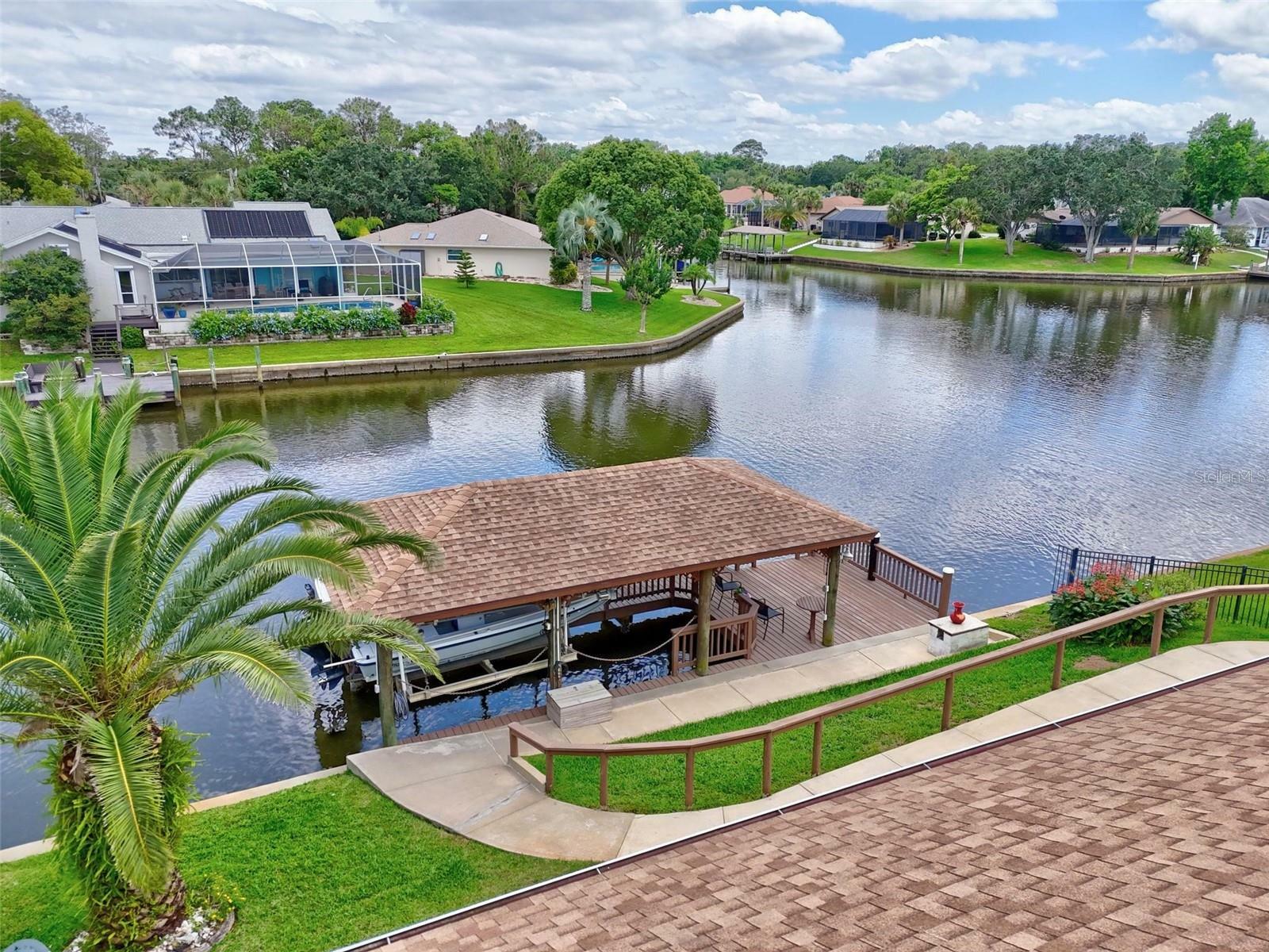 Property Photo: 11 Collinson Court FL 32137