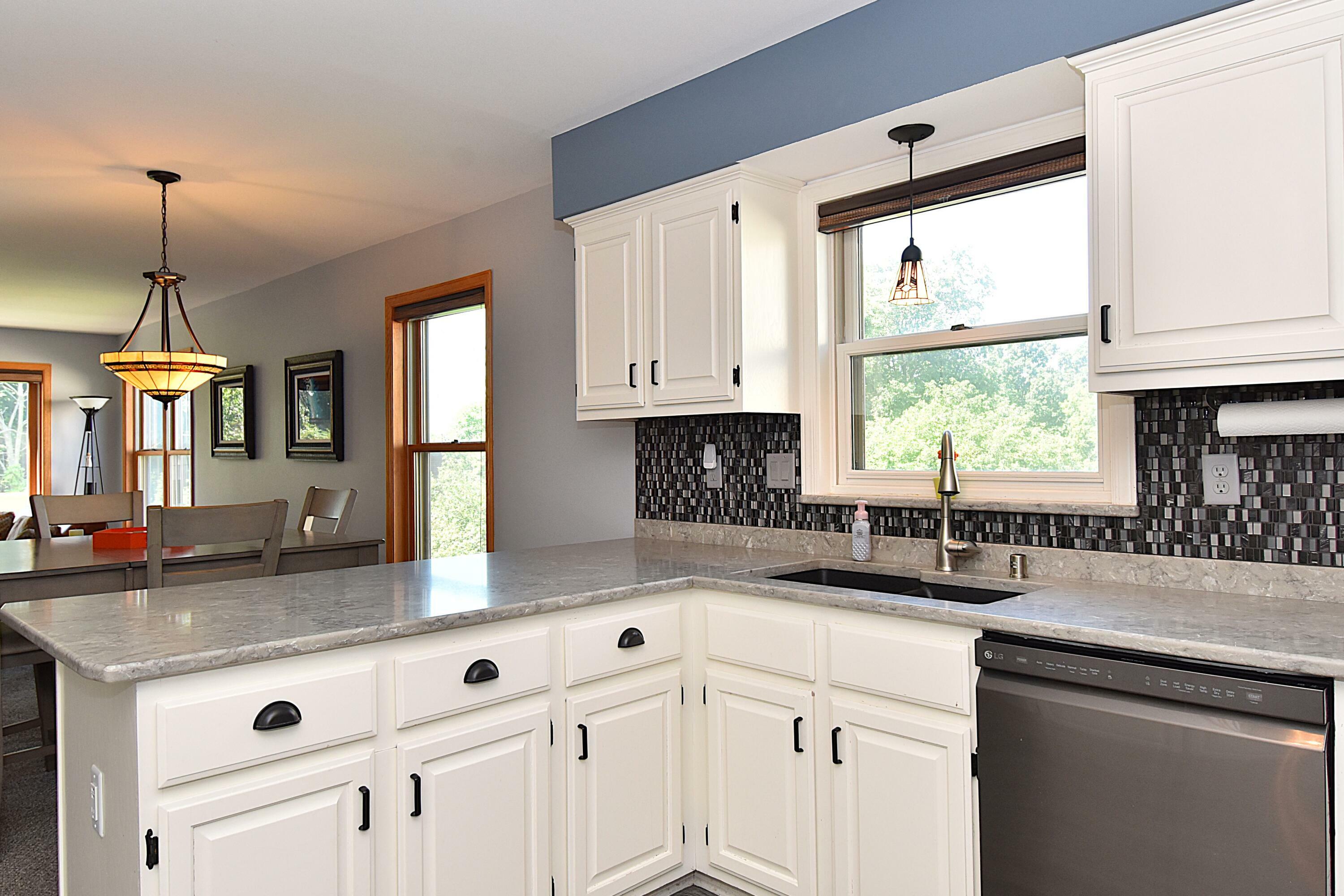 Property Photo: 1232 Sunnyridge Rd WI 53072
