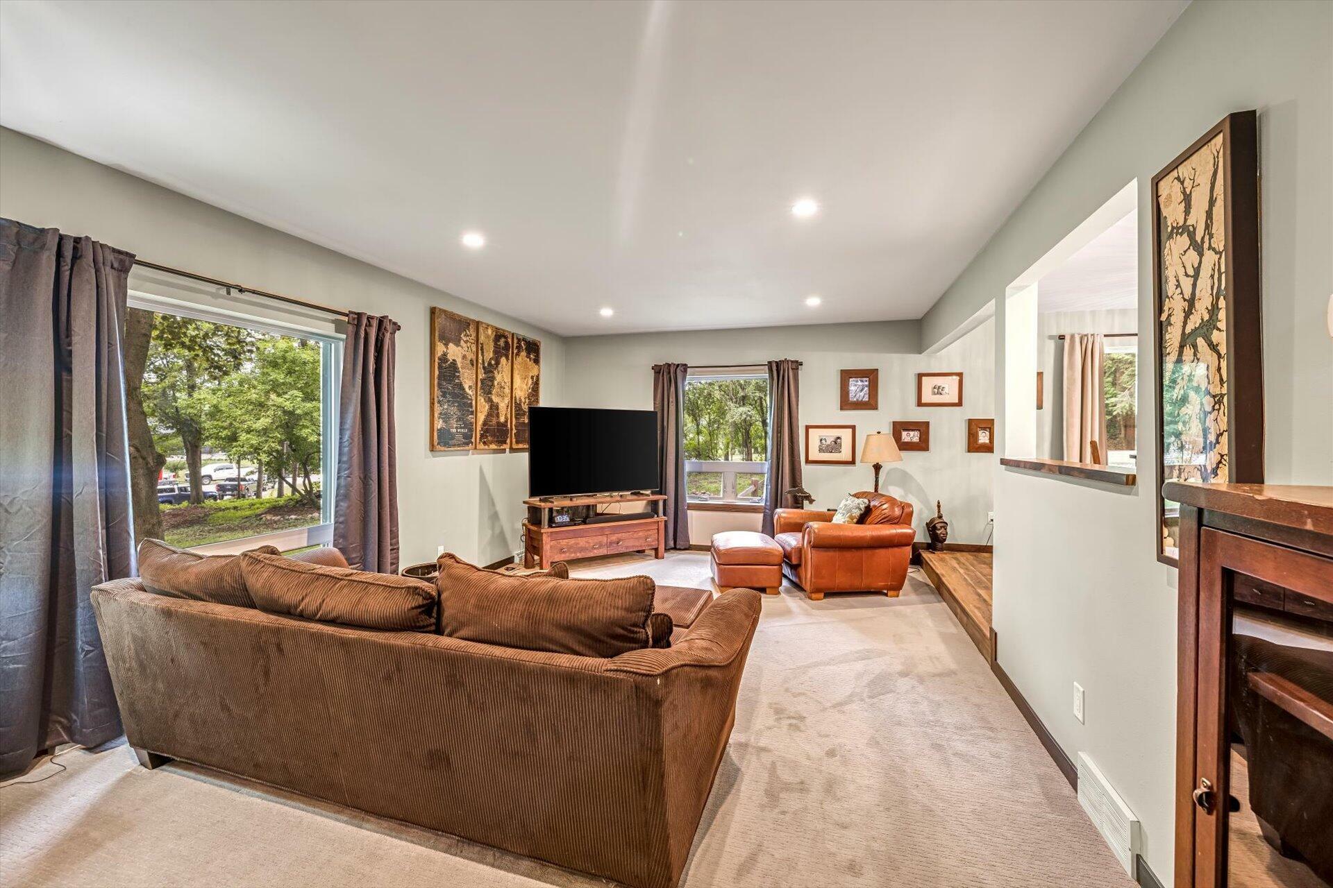 Property Photo:  1450 Weber Ct  WI 53029 