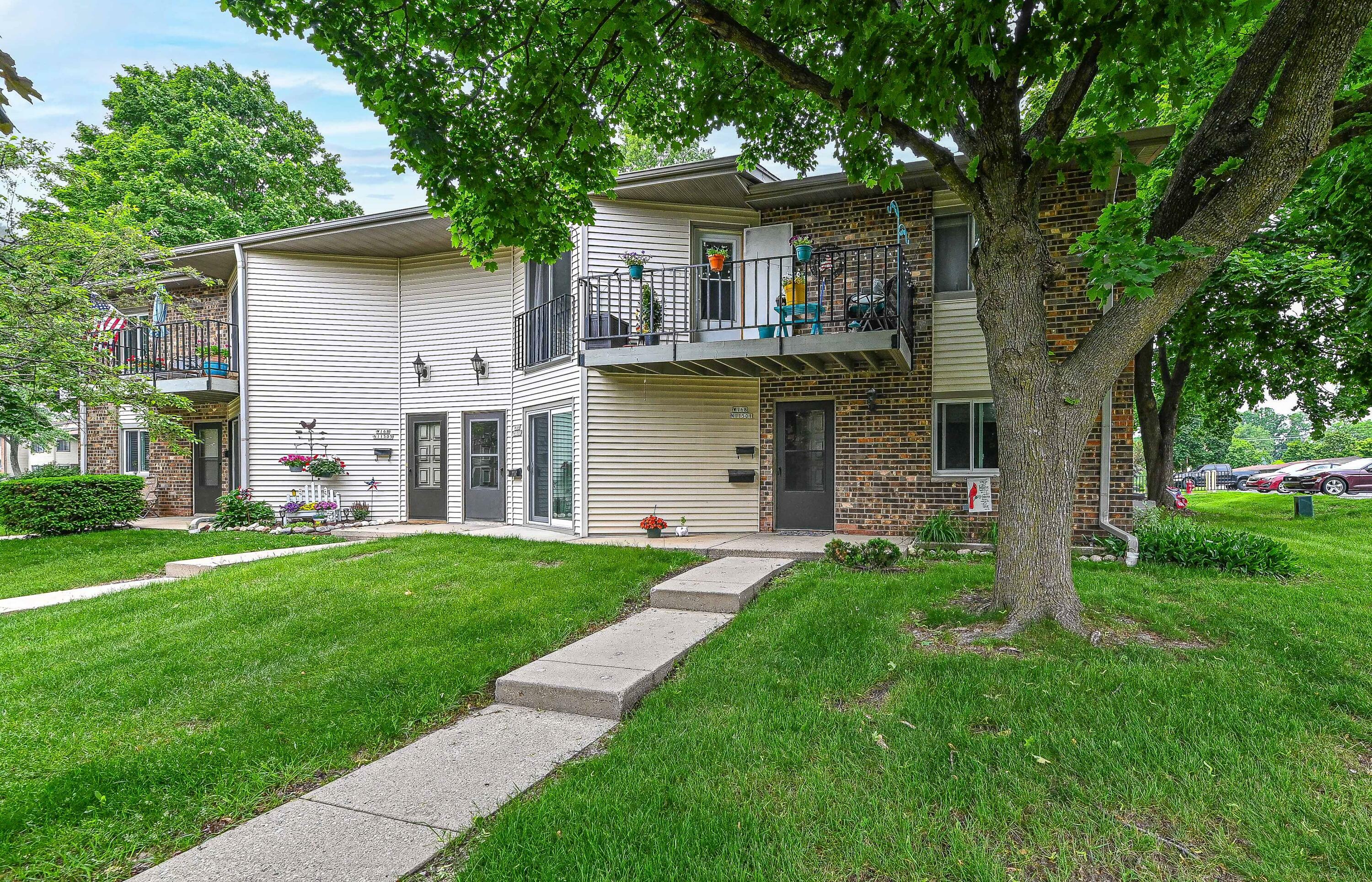 W168n11501 El Camino Dr 2  Germantown WI 53022 photo