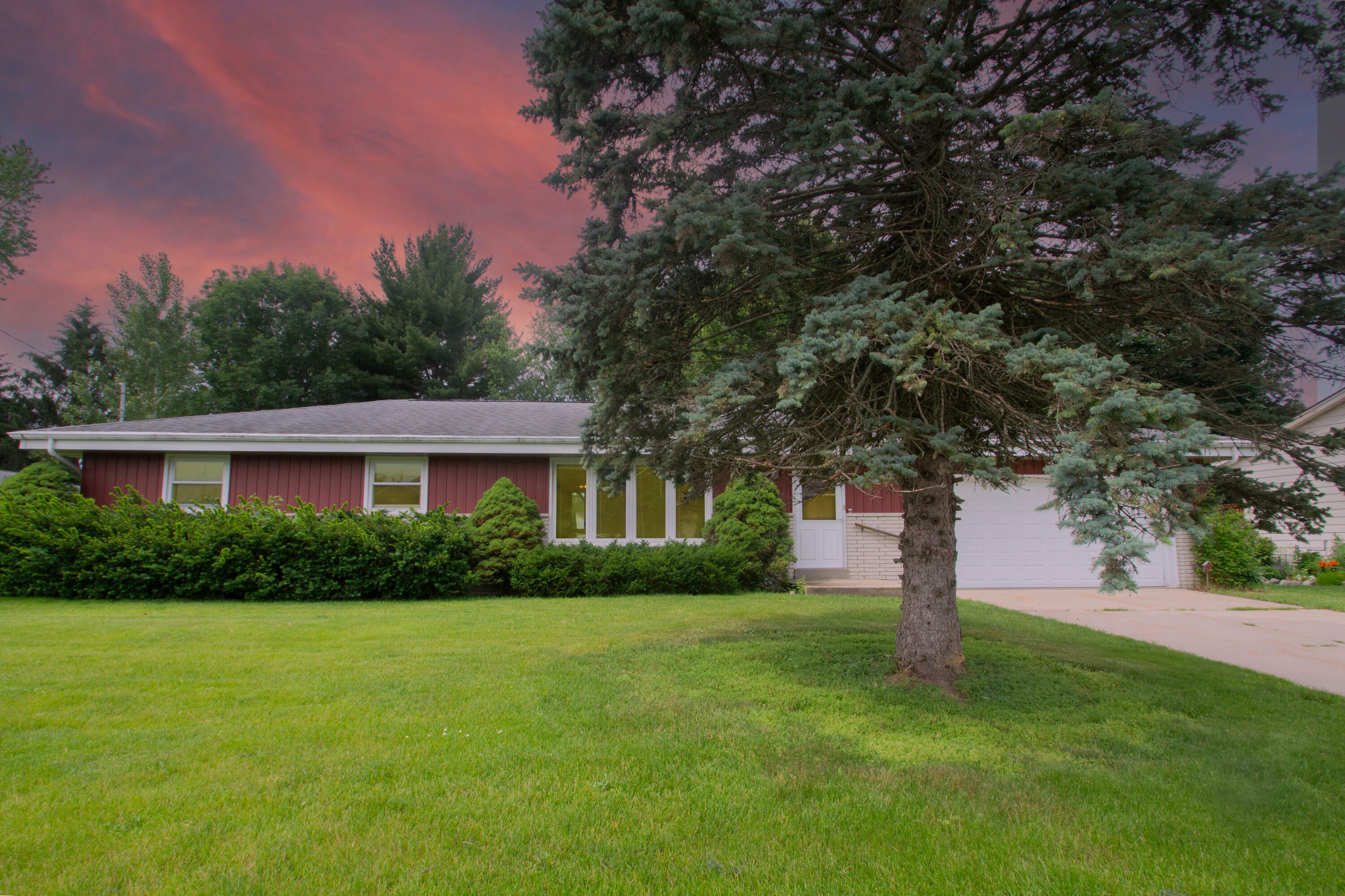 Property Photo:  1218 Allermann Dr  WI 53094 