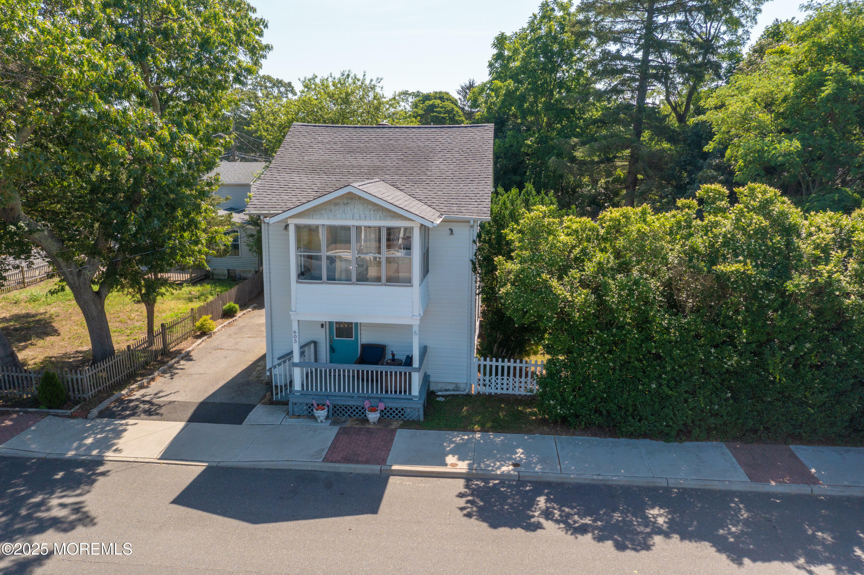 Property Photo:  605 Ocean Gate Avenue  NJ 08740 