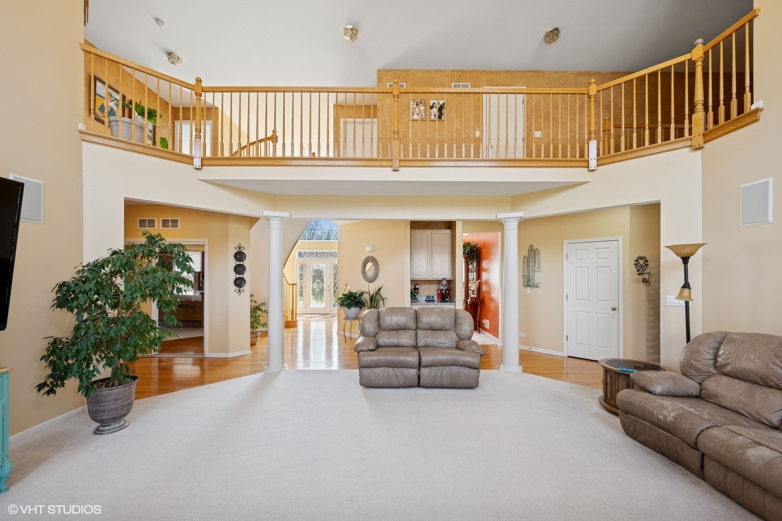Property Photo:  484 W Haleys Hill Court  IL 60074 