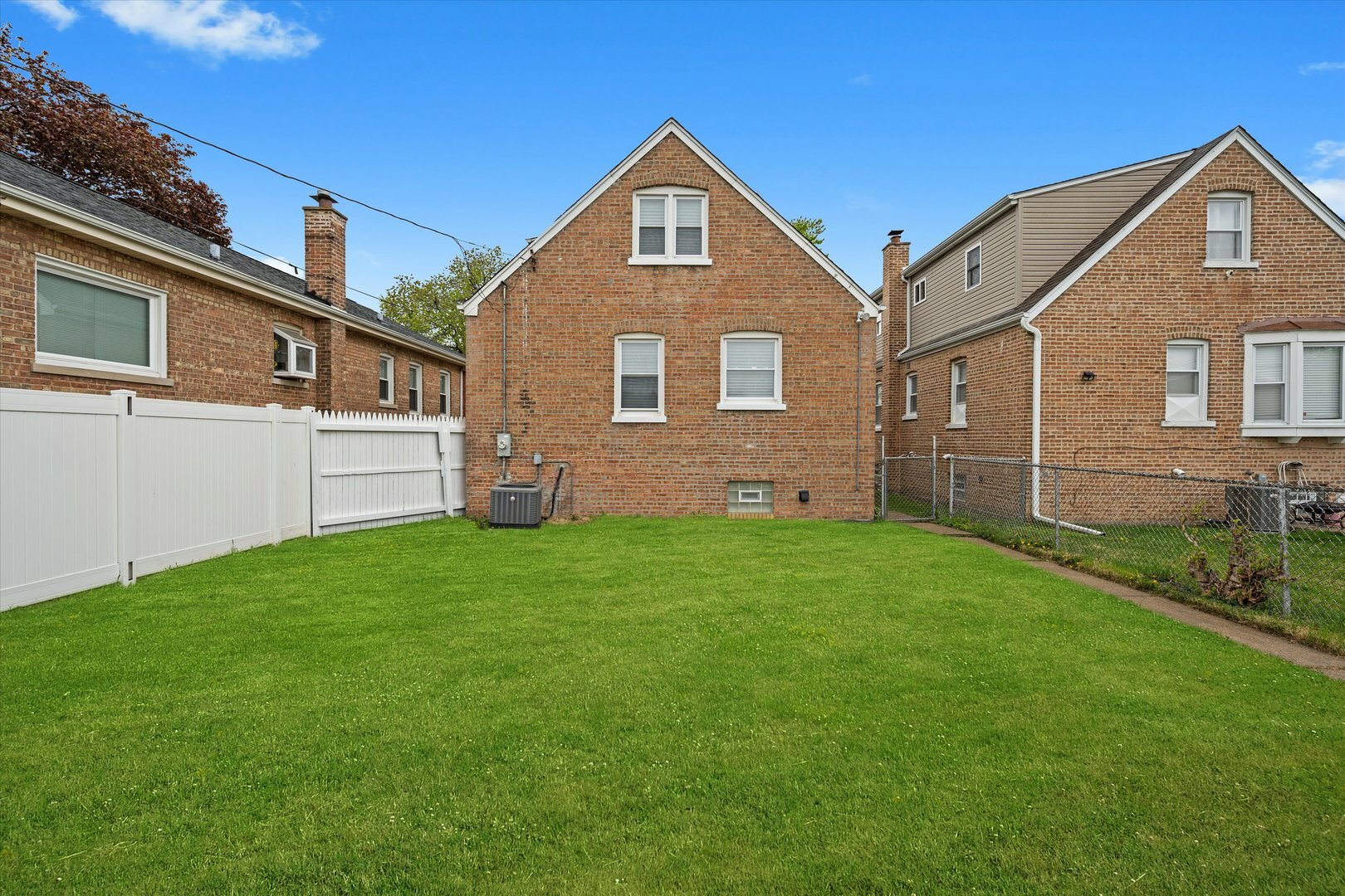 Property Photo: 8637 S Honore Street IL 60620