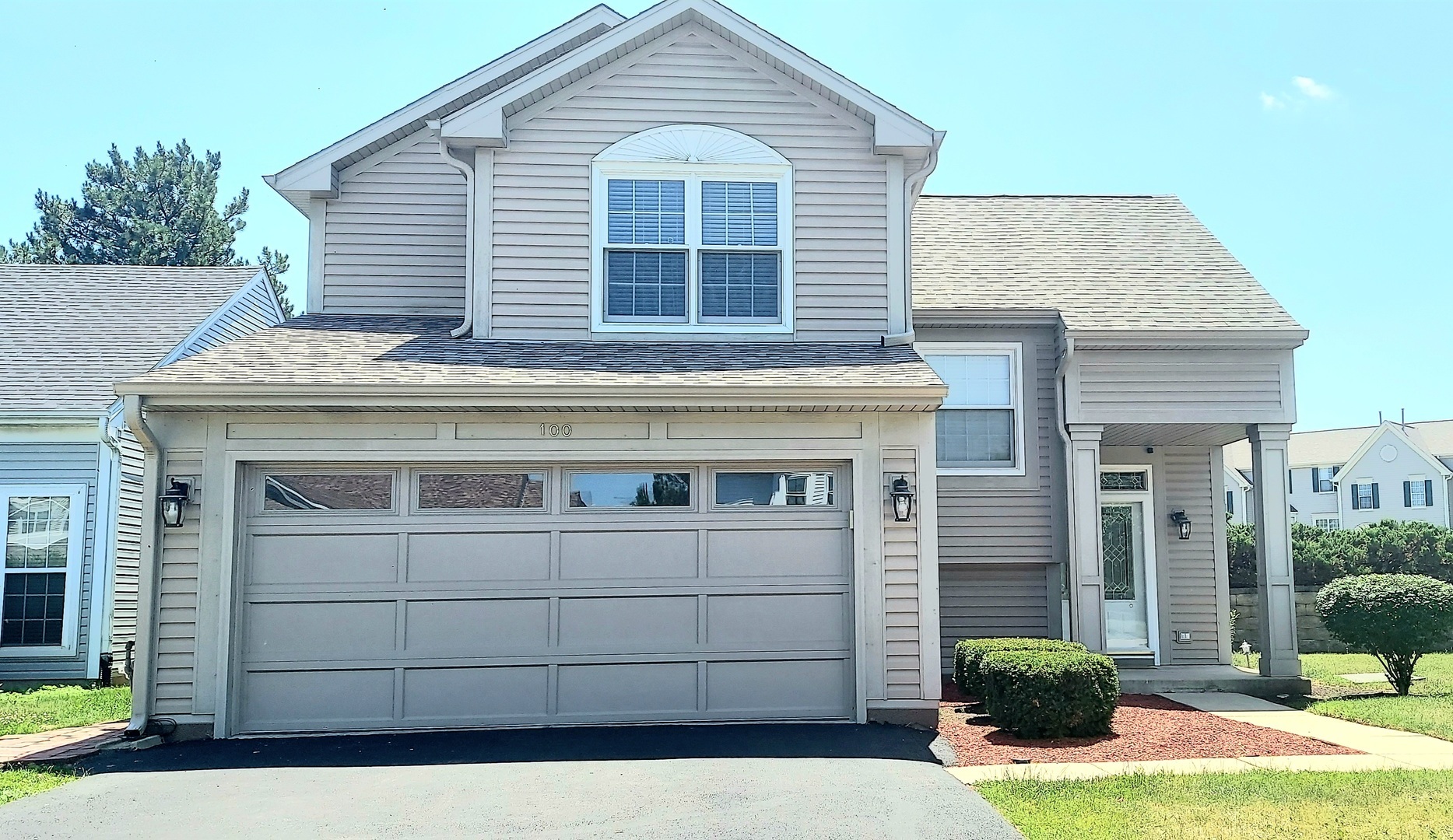 Property Photo: 100 Hamlet Circle IL 60538