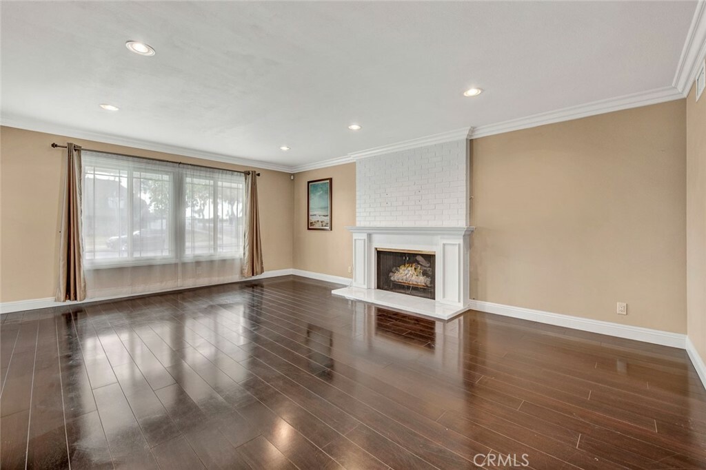 Property Photo: 2903 E Collyer Lane CA 92806