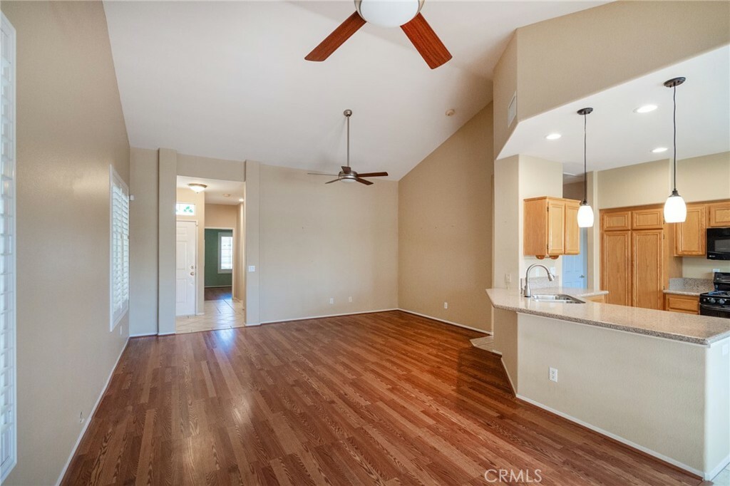 Property Photo: 819 Camino De Plata CA 92583