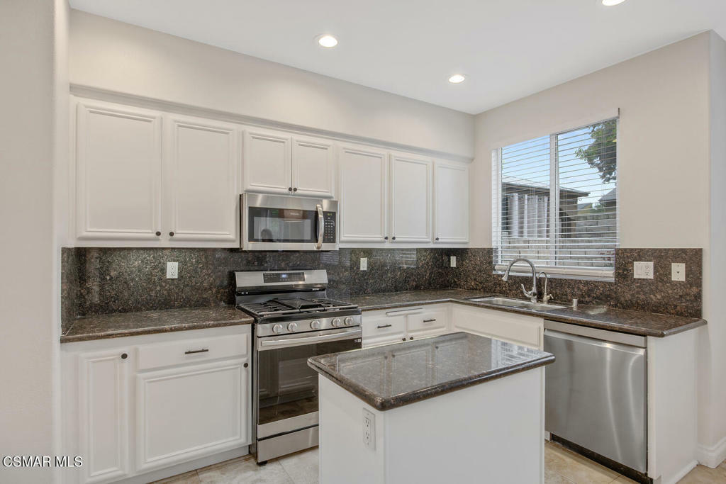 Property Photo: 1759 Watercrest Way CA 93065