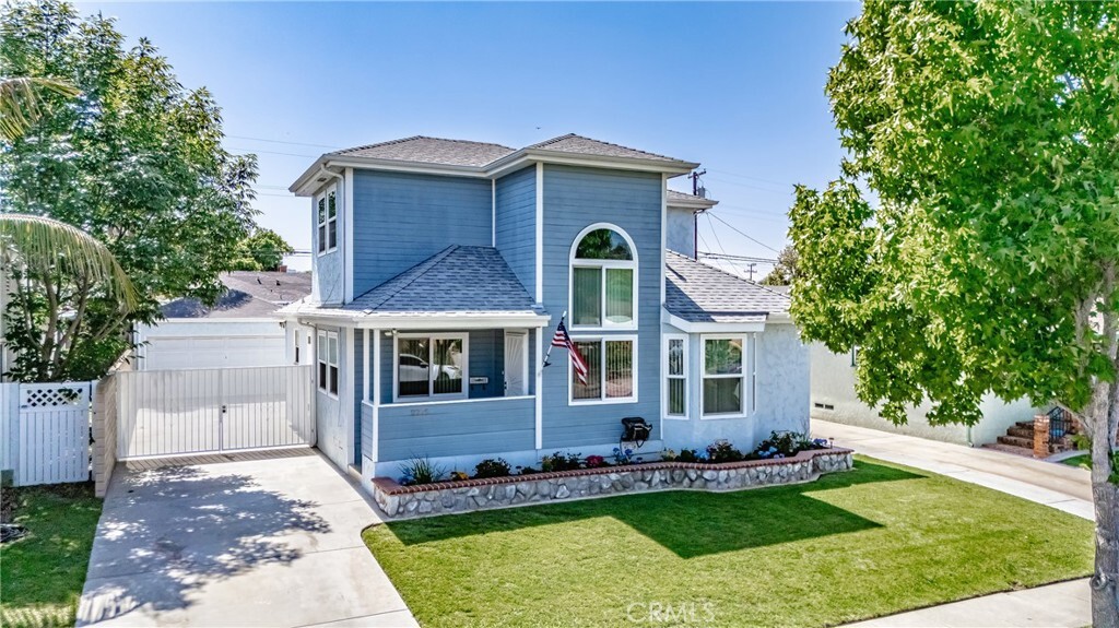 Property Photo: 2275 Ximeno Avenue CA 90815