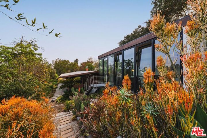 Property Photo:  2718 Claray Drive  CA 90077 